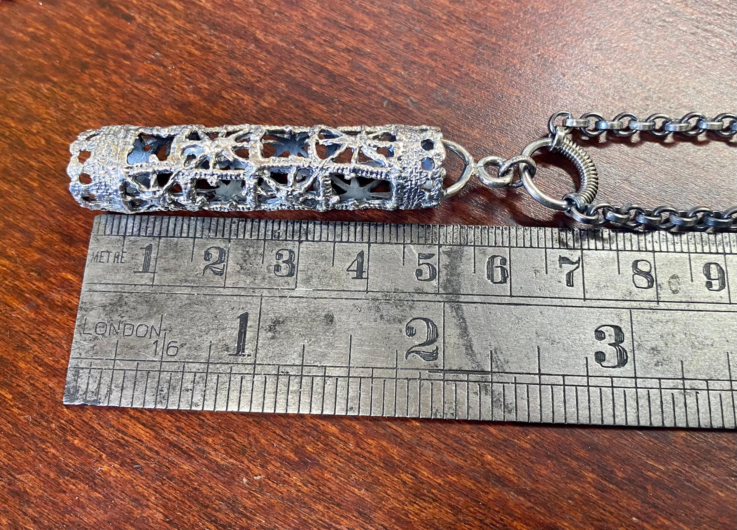 Collana in argento Pentti Sarpaneva 1968 Vecchio magazzino di un orafo. Non utilizzato in vendita 2