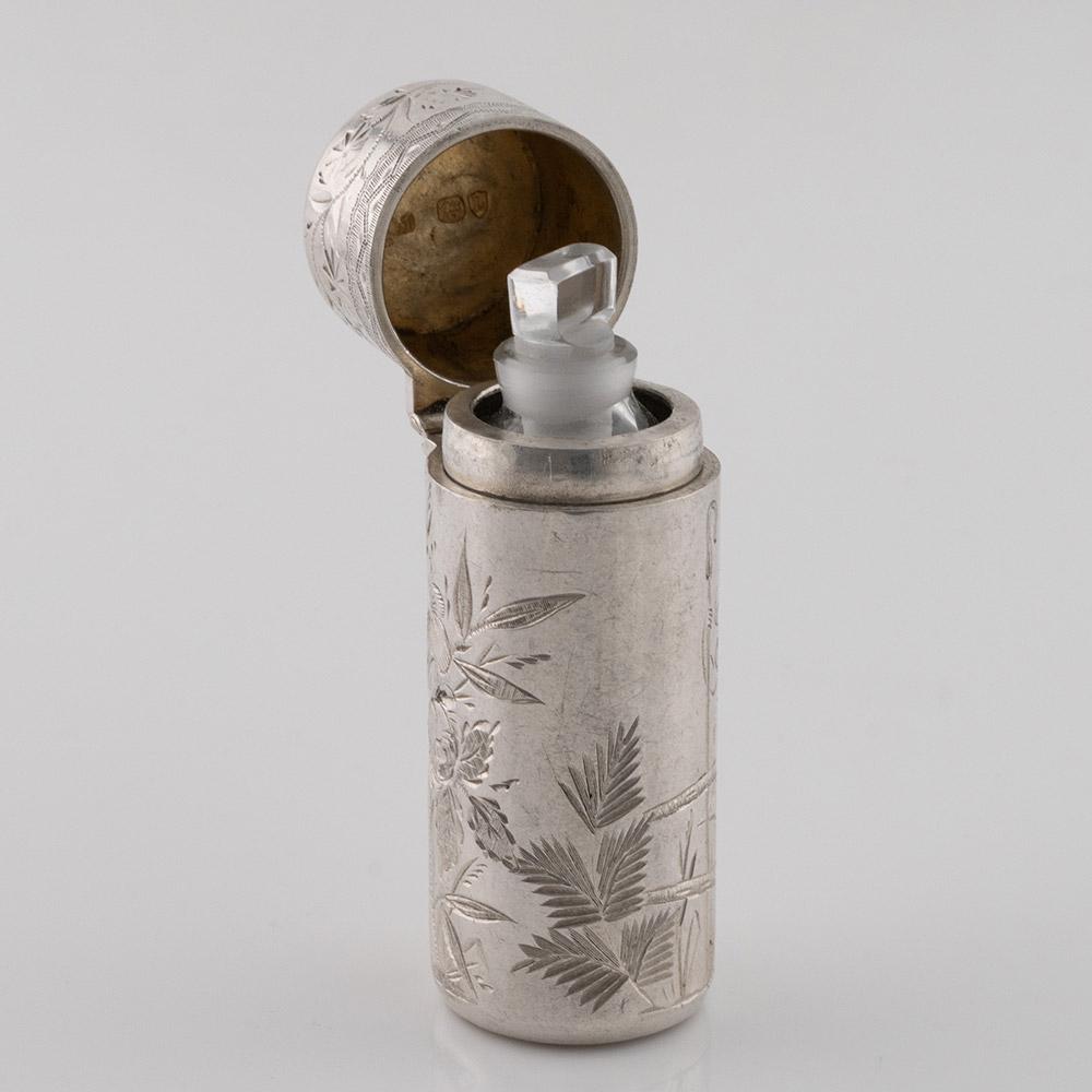 Silver Perfume Bottle with Little Bo-Peep London 1886 For Sale 1