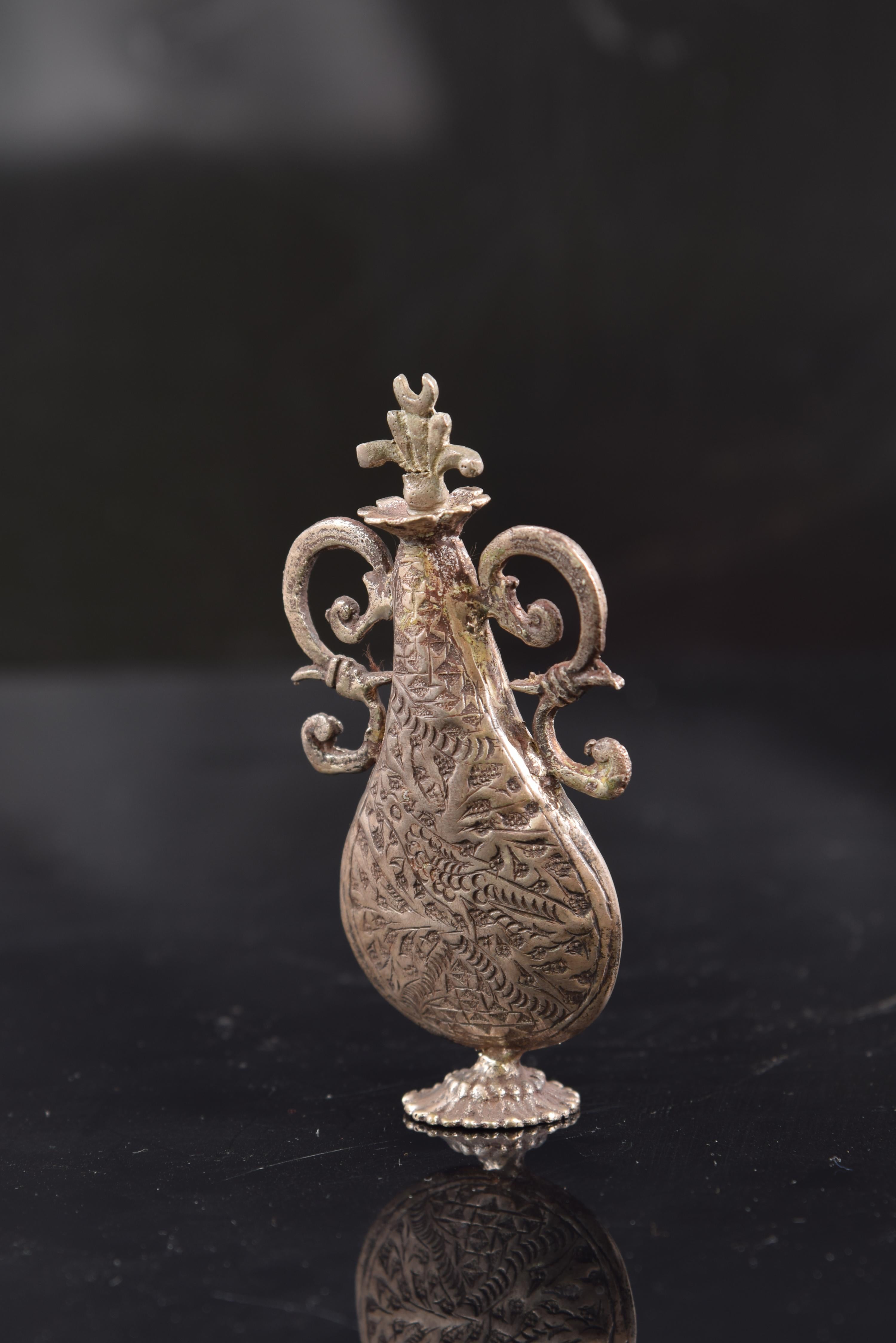 Silberne Parfümdose aus Silber. 19. Jahrhundert.   (Sonstiges) im Angebot