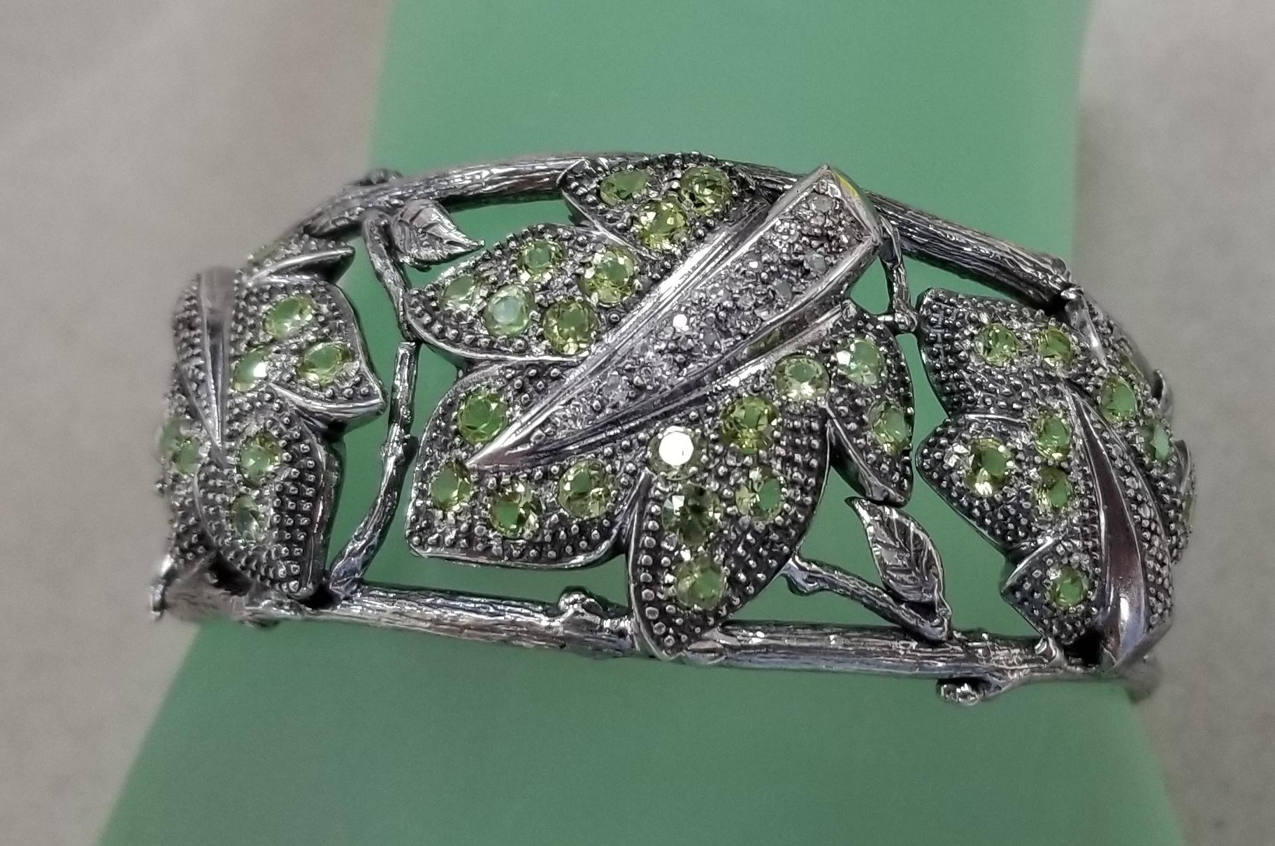 Silver Peridot and White Sapphire Leaf Cuff and Ring For Sale 5