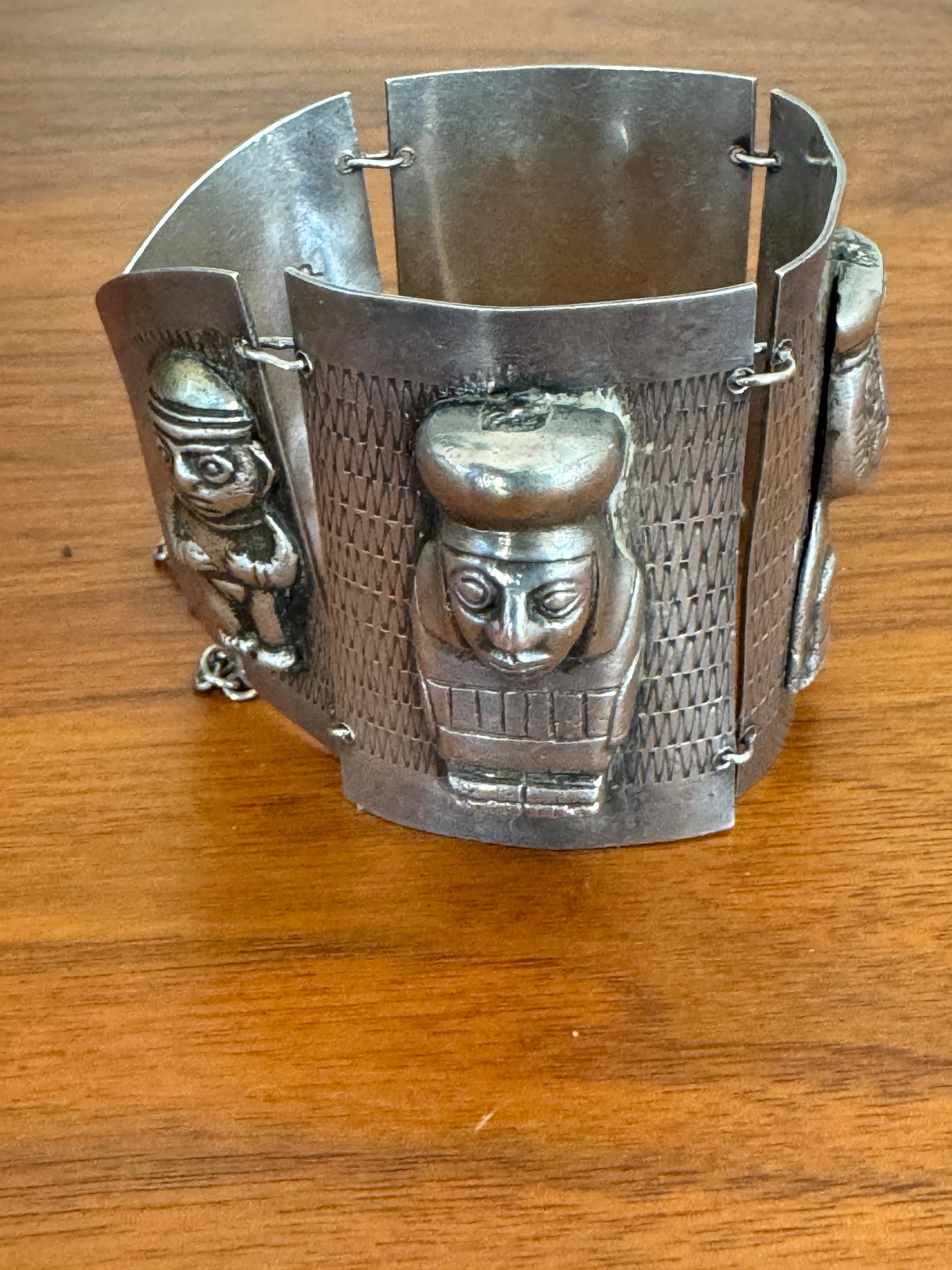 Bracciale d'argento con pannello peruviano 3-D Racconta storie 900 in vendita 6