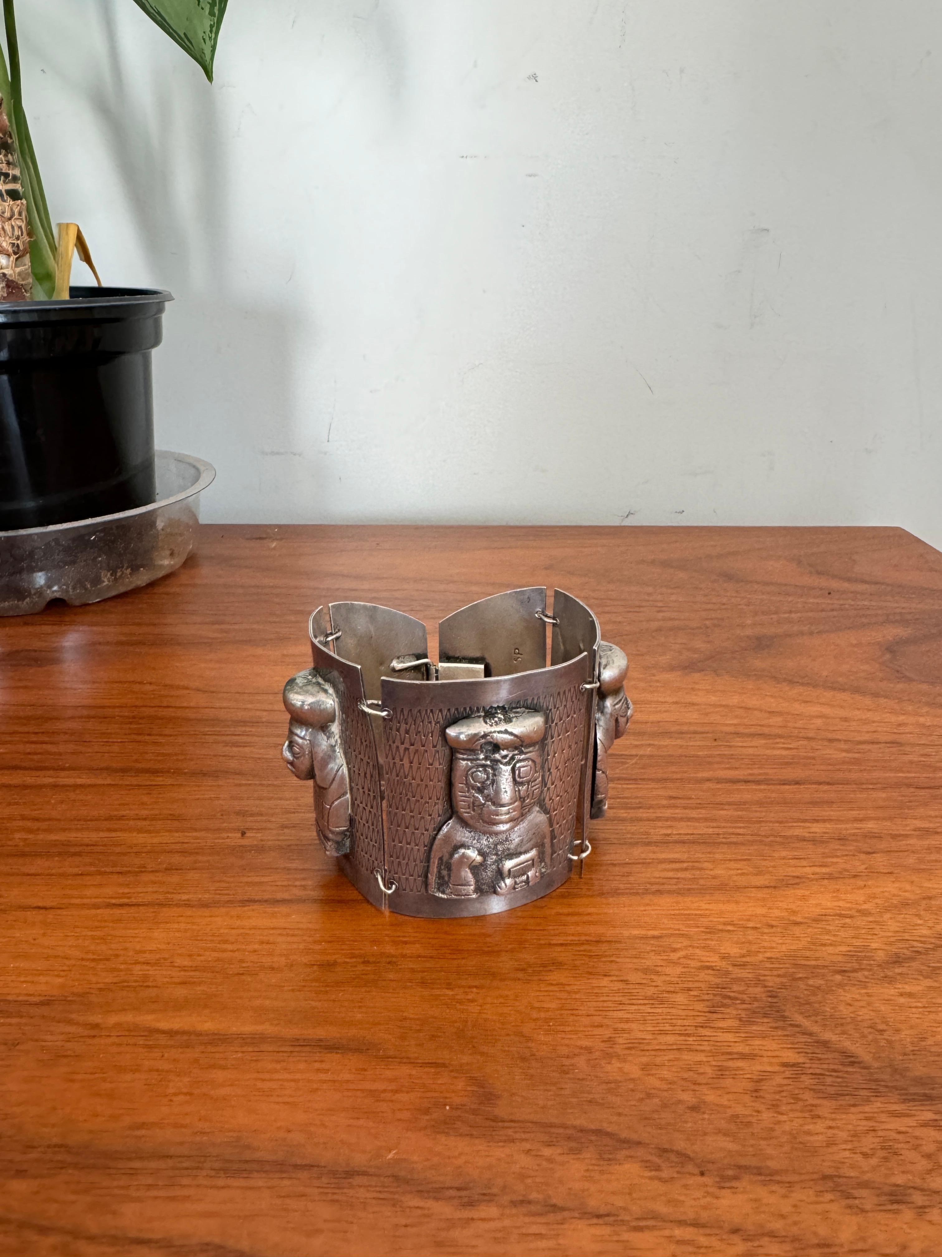 Bracciale d'argento con pannello peruviano 3-D Racconta storie 900 in vendita 3