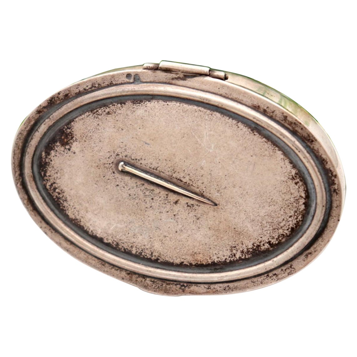 Silver pin box with elliptical-shaped friezes and relief For Sale