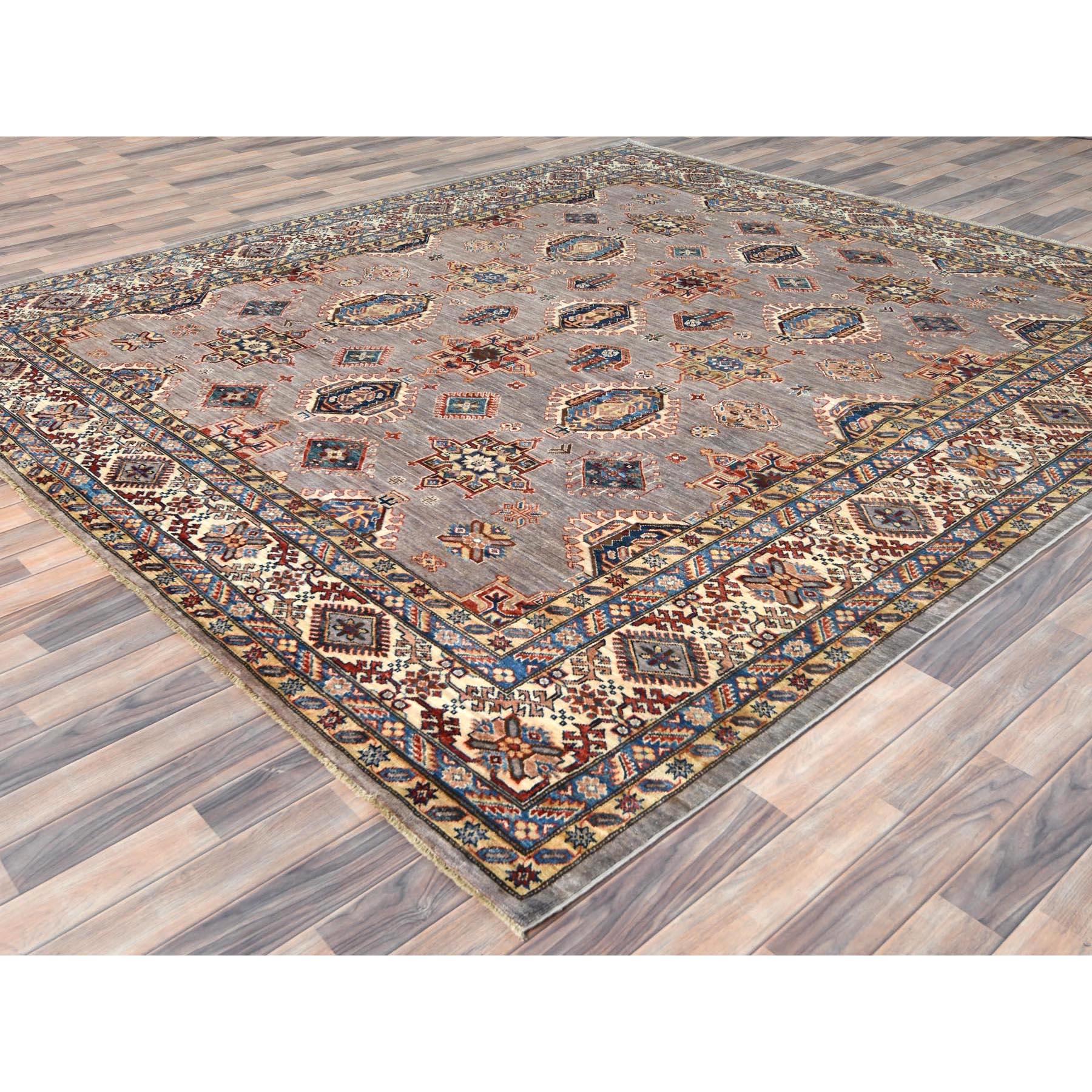 Handgeknüpfter quadratischer Teppich aus organischer Wolle in Silber, Rosa, Afghan Super Kazak, 9'5