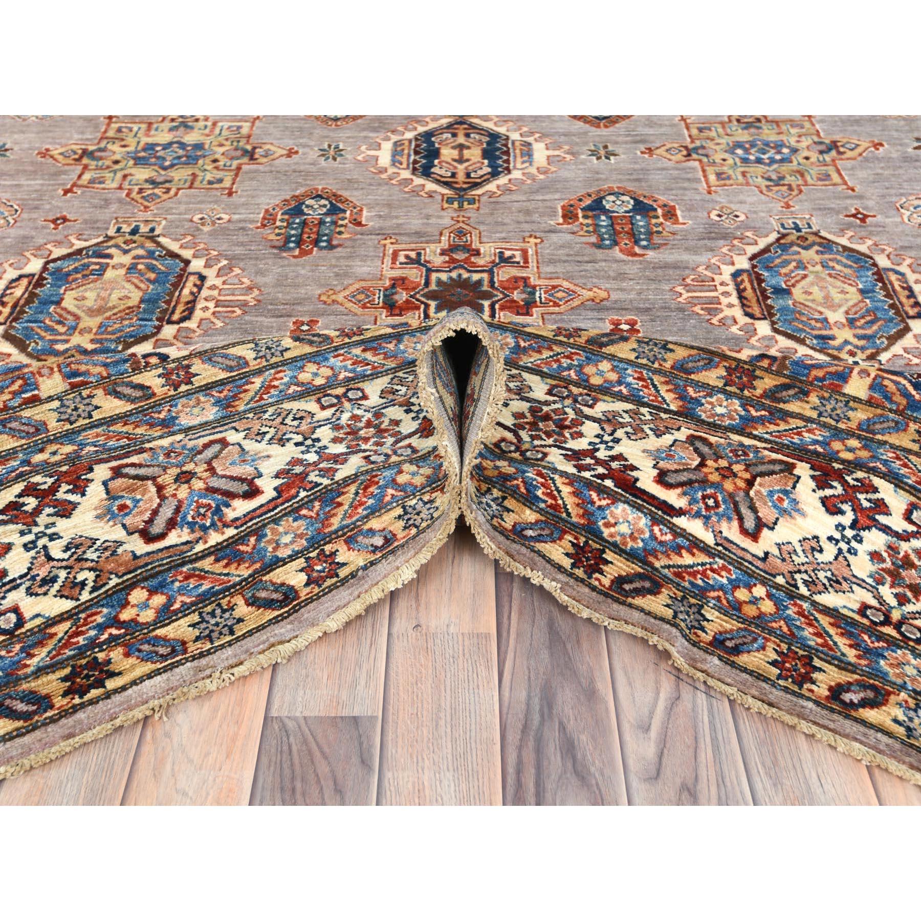Handgeknüpfter quadratischer Teppich aus organischer Wolle in Silber, Rosa, Afghan Super Kazak, 9'5