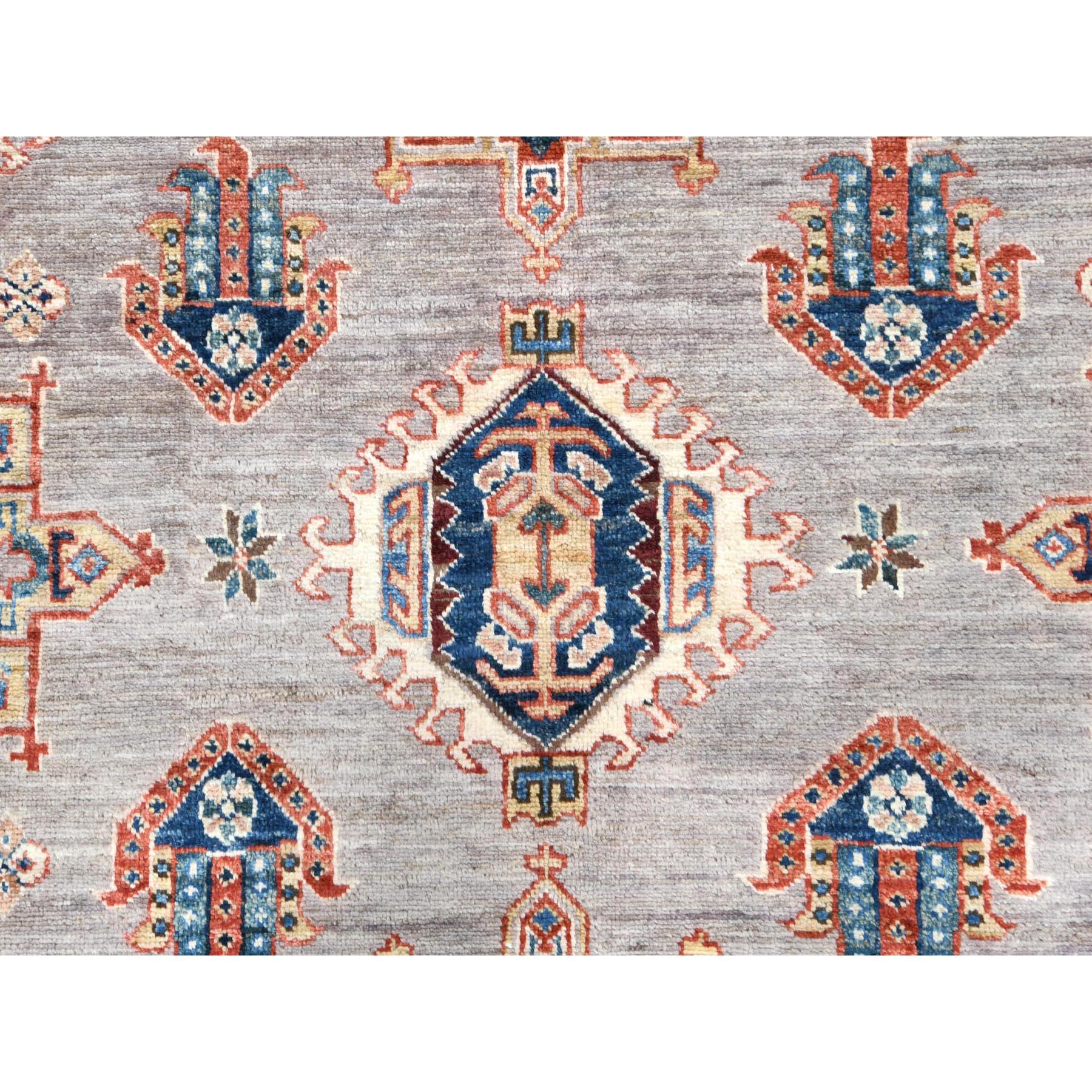 Handgeknüpfter quadratischer Teppich aus organischer Wolle in Silber, Rosa, Afghan Super Kazak, 9'5