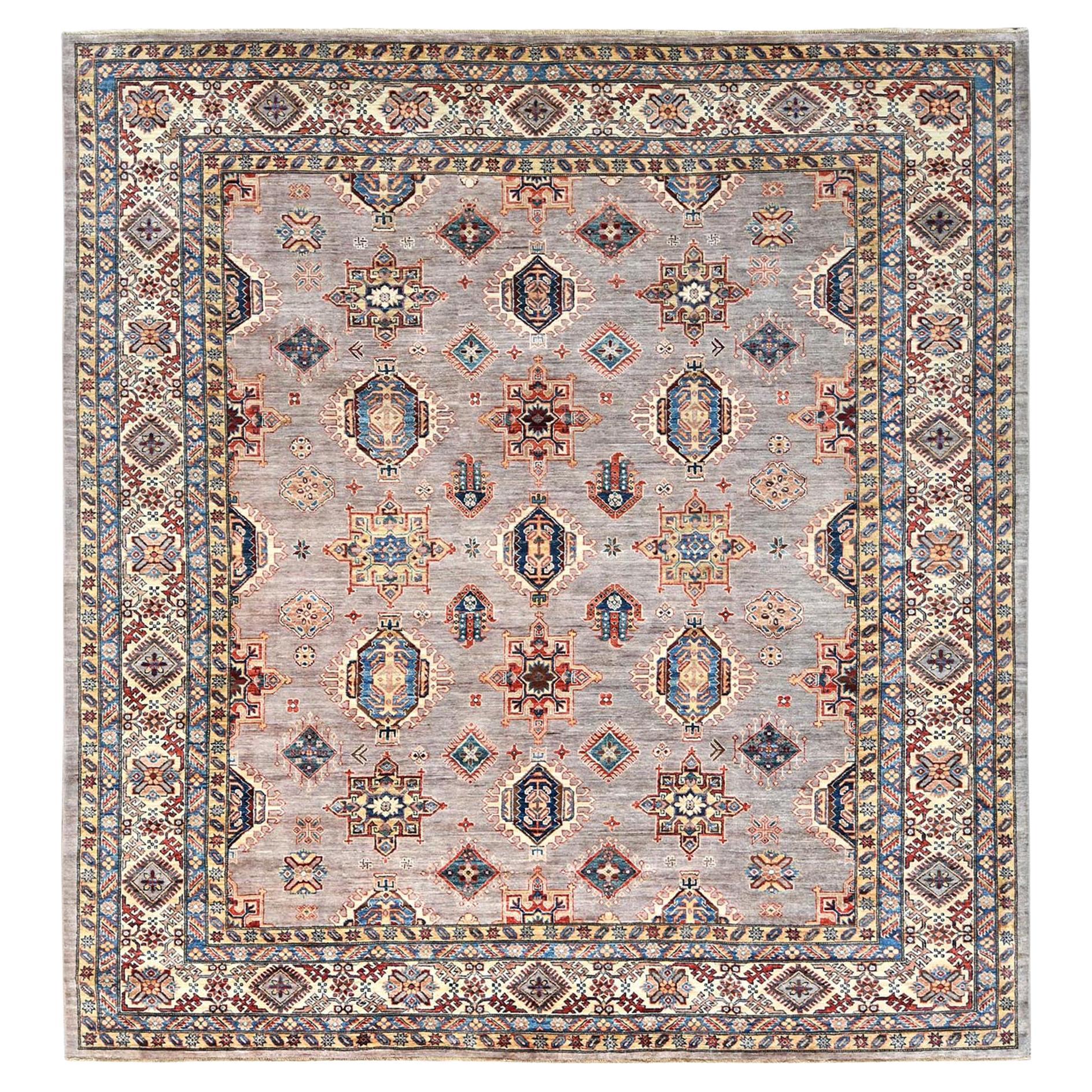 Handgeknüpfter quadratischer Teppich aus organischer Wolle in Silber, Rosa, Afghan Super Kazak, 9'5" x 9'9" im Angebot