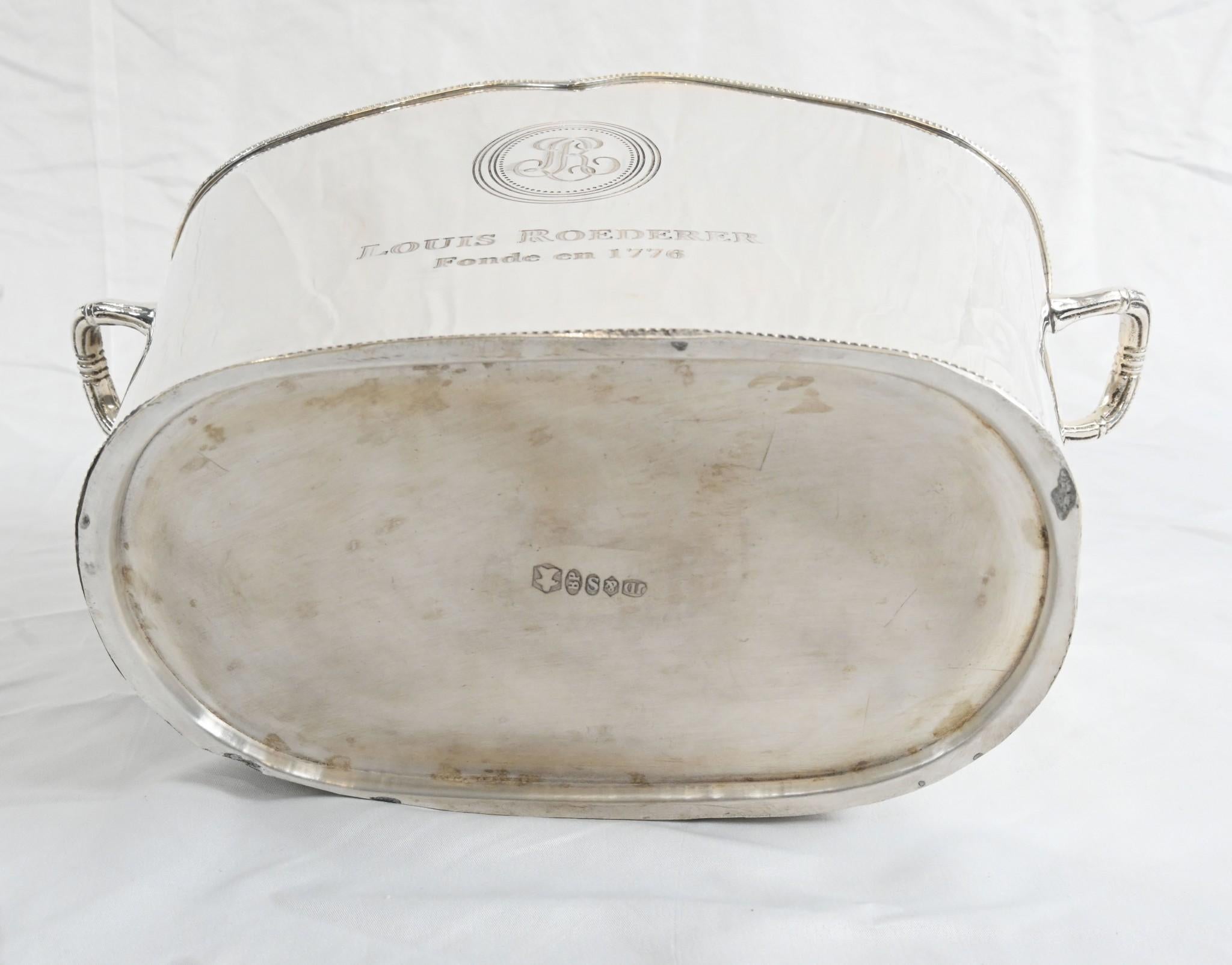 You are viewing a gorgeous French silver plate champagne or wine bucket
Great finish to the silver plate and this can hold 2-4 bottles
Get the party started right with this gorgeous accessory
Offered in great shape ready for home use right away
We