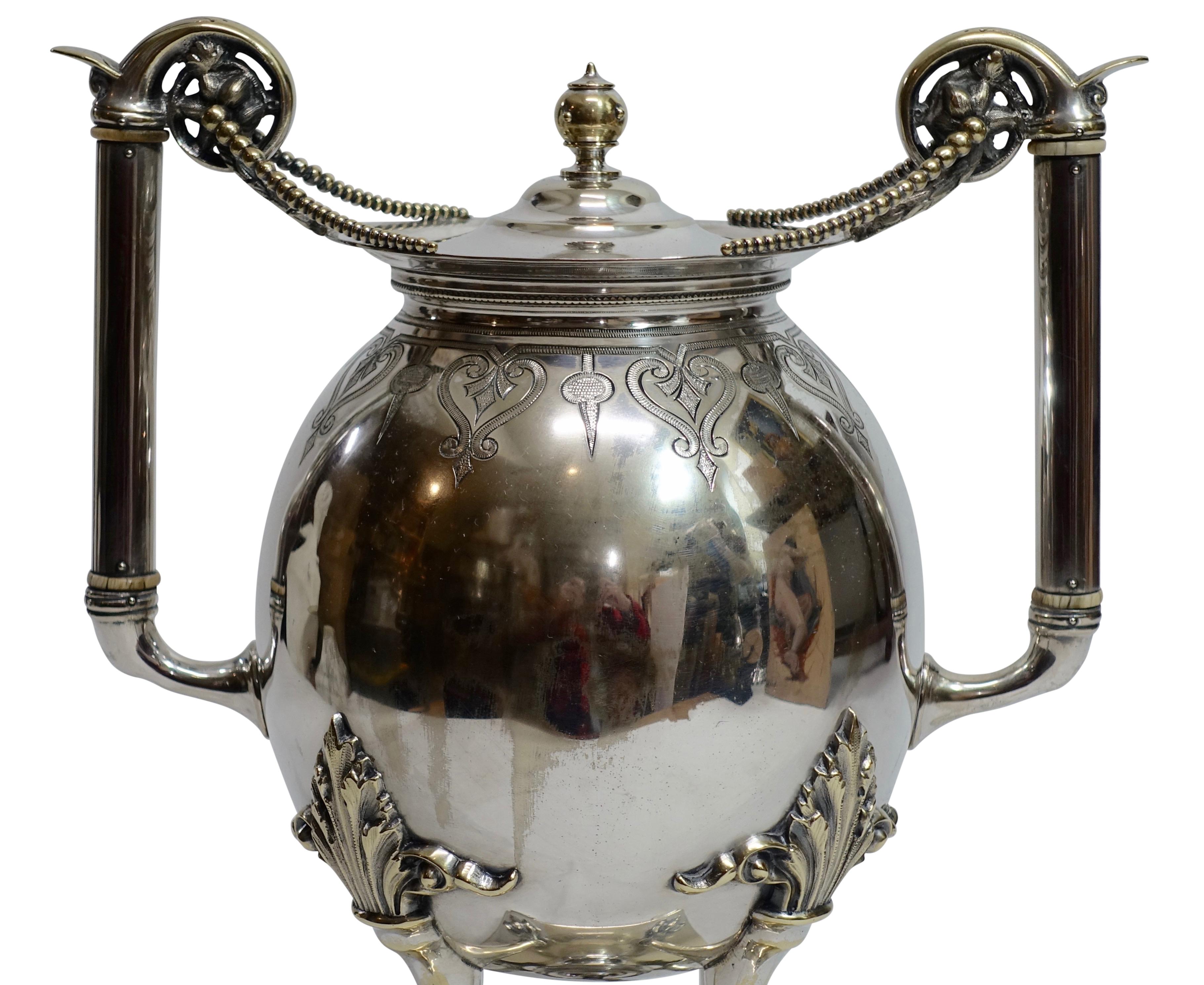 Silber versilberte Aesthetic Movement Hot Water Urne Samovar, Amerikanisches 19. Jahrhundert (Versilberung) im Angebot