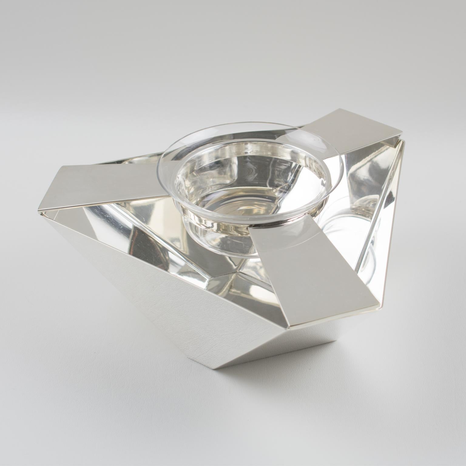 Stylish modernist Art Deco-inspired silver plate caviar serving bowl designed by Ken Benson for St James, Brazil. Minimalist chic design with geometric streamline shape, compliment with crystal bowl insert. Marked underside: Ken Benson - St James