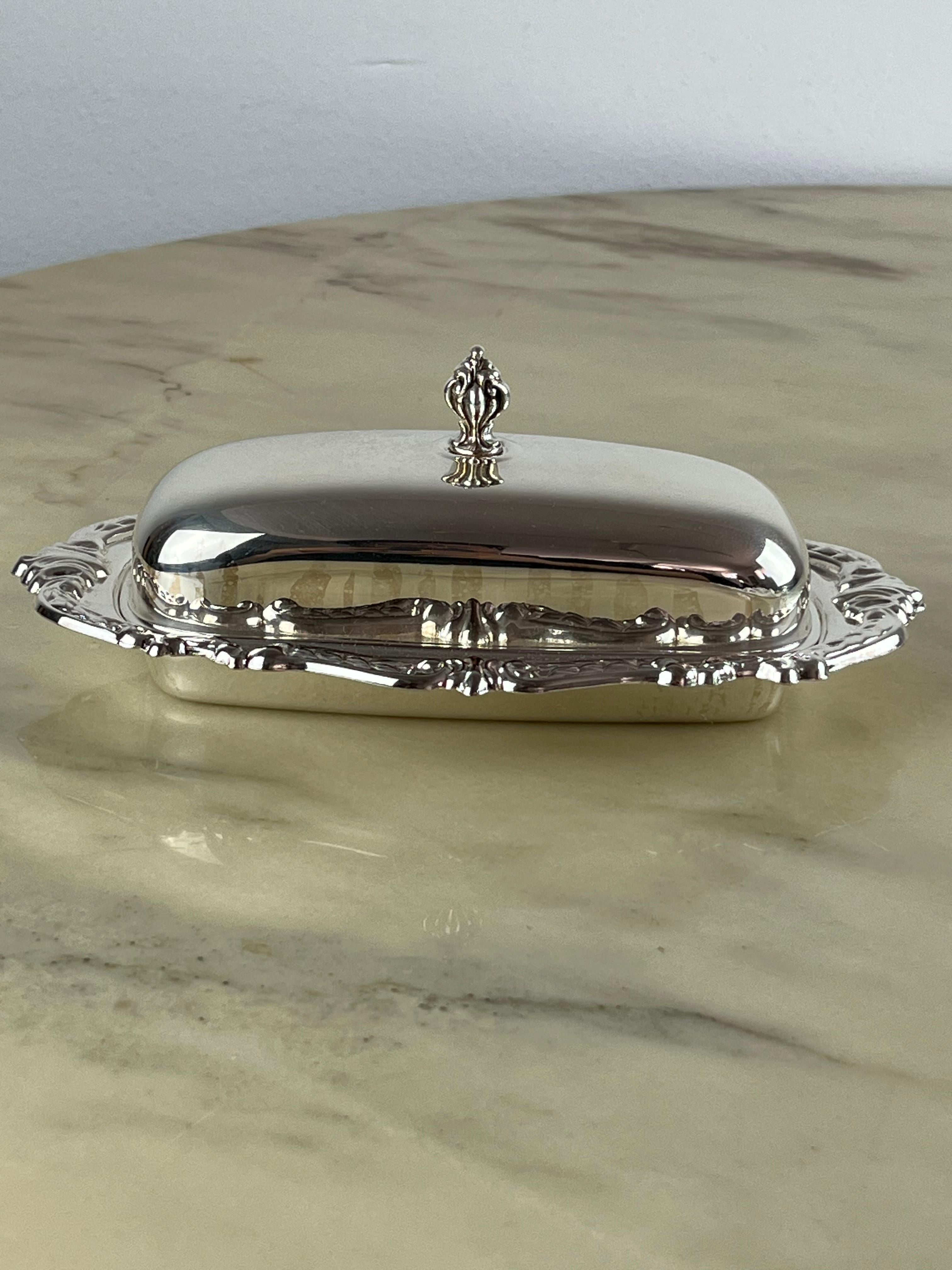 Silver plate and crystal caviar holder, 80s
Found in a noble apartment. Small signs of the time.