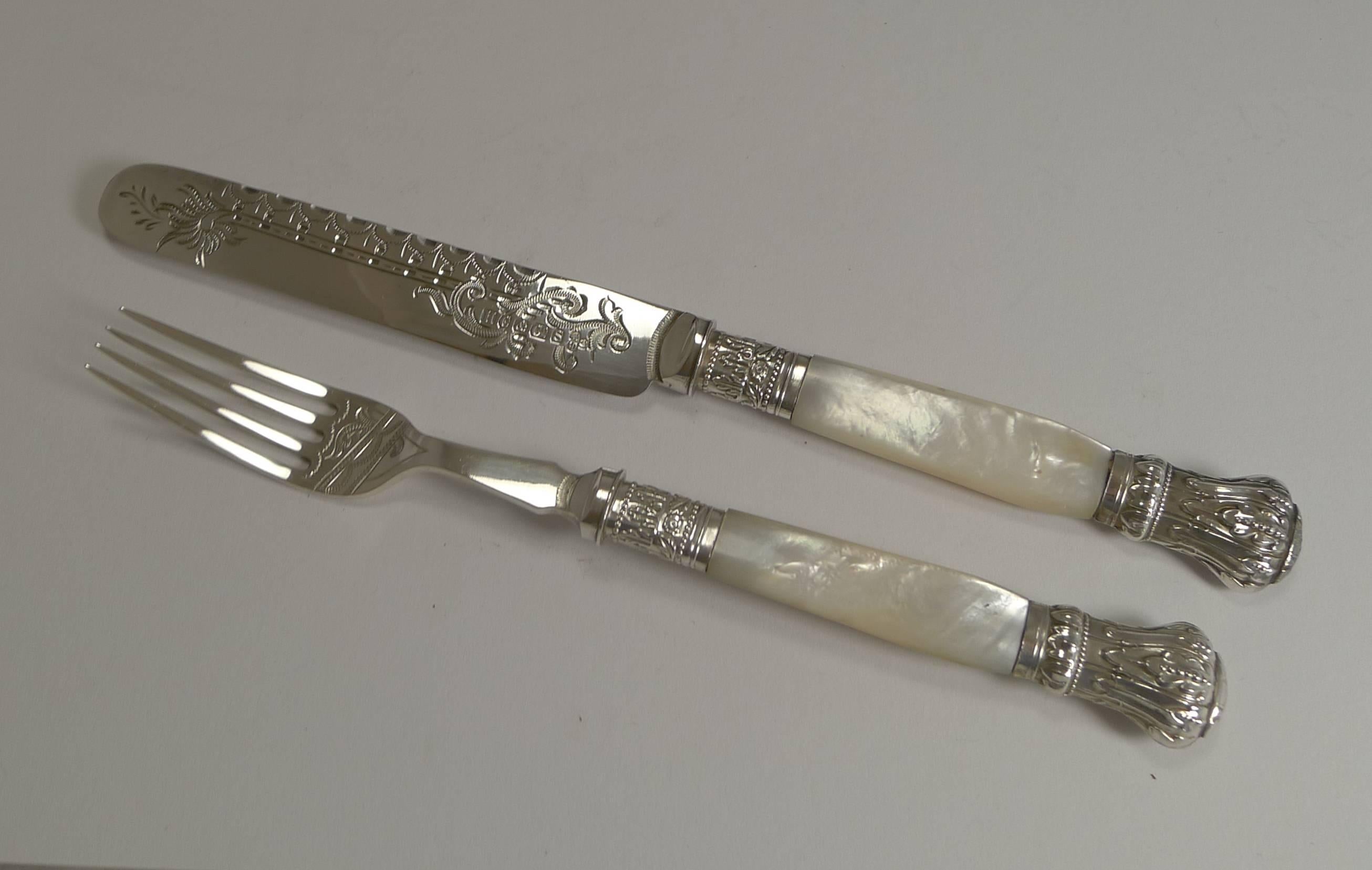  Silver Plate and Mother-of-Pearl Fruit / Desert Knives and Forks In Excellent Condition In Bath, GB