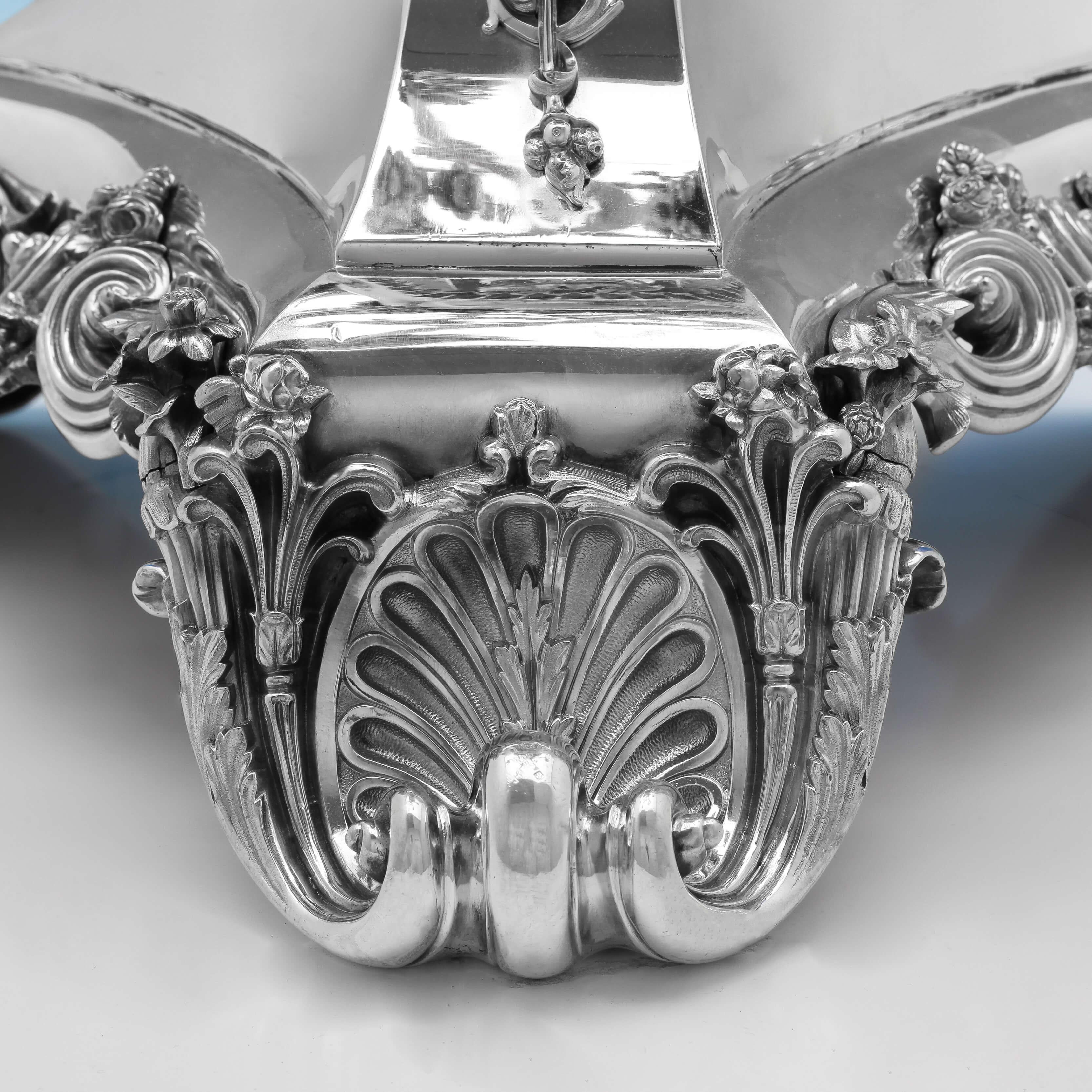 Large Antique Victorian Silver Plate Centerpiece and Matching Plateau, Elkington In Good Condition In London, London