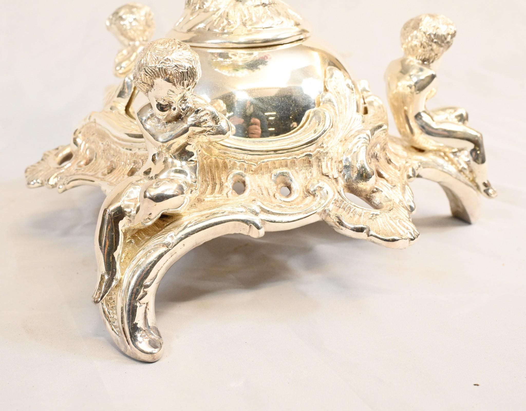 Silver Plate Cherub Epergne Glas Teller Stand Centrepiece Vase (Versilbert) im Angebot