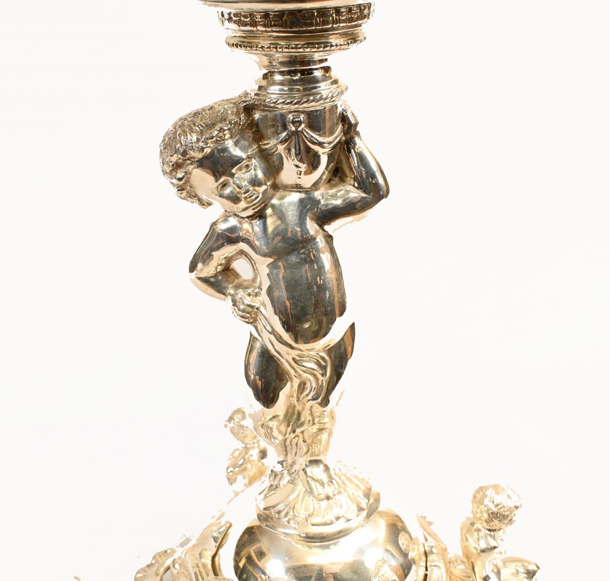 Silver Plate Cherub Epergne Glas Teller Stand Centrepiece Vase im Zustand „Gut“ im Angebot in Potters Bar, GB