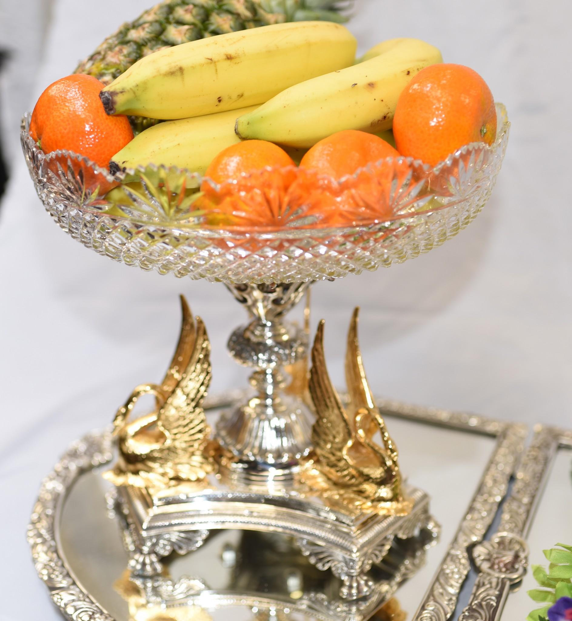 Silver Plate Epergne Centerpiece Dish, Victorian Gilt Swan Bowl In Good Condition In Potters Bar, GB