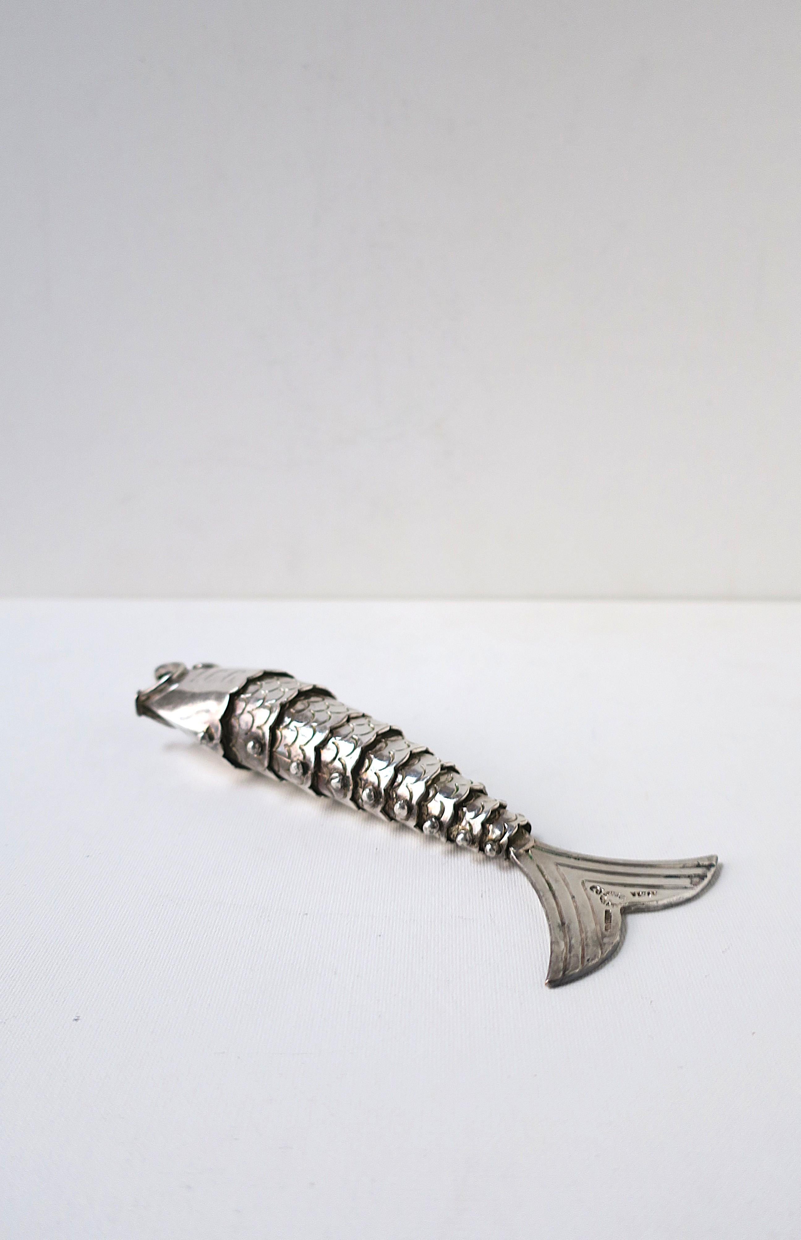 Versilberter Fischflaschenöffner Designer Los Castillo (Versilberung) im Angebot