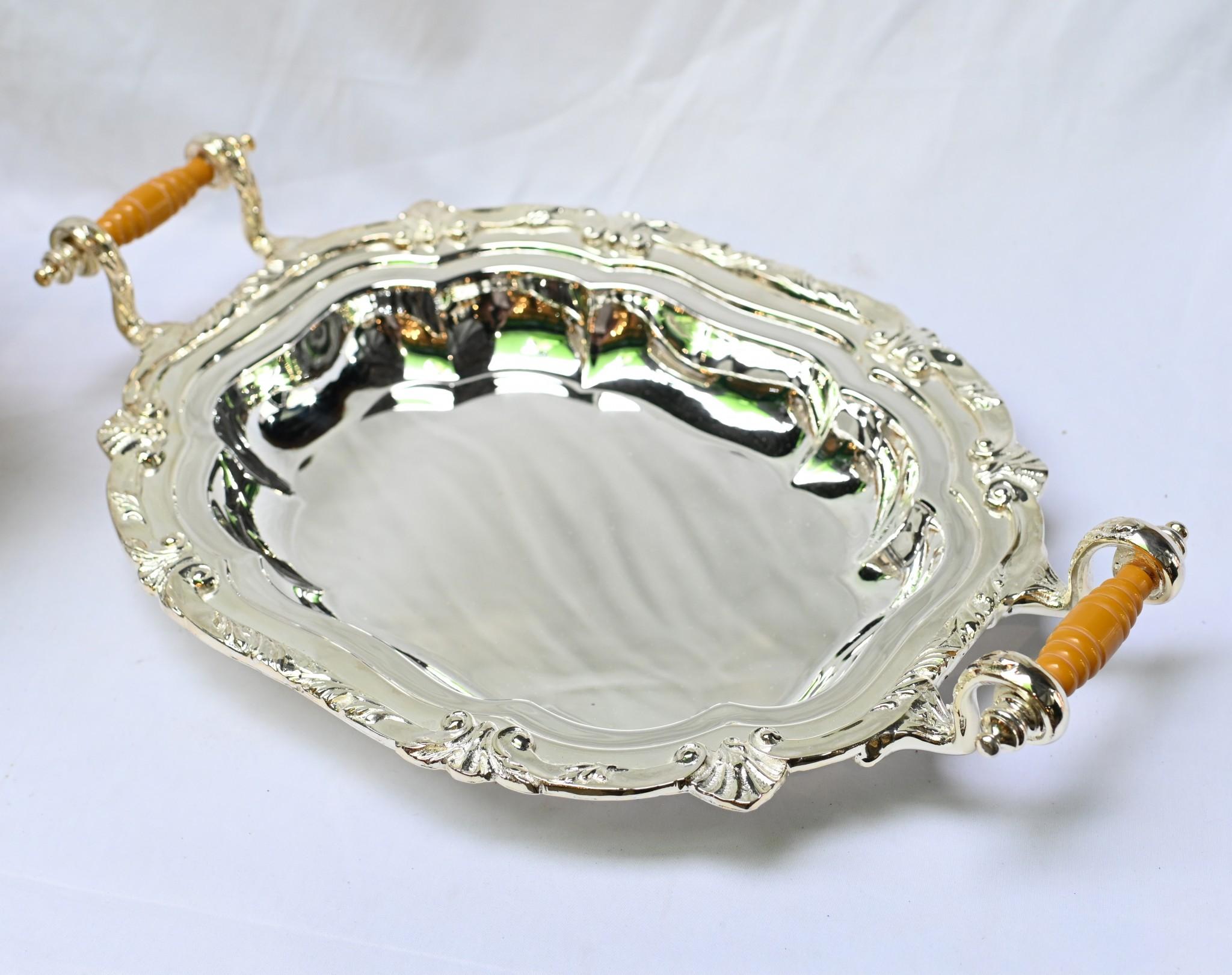 Plaqué argent Service de soupière à deux soupières en plaqué argent Sheffield en vente