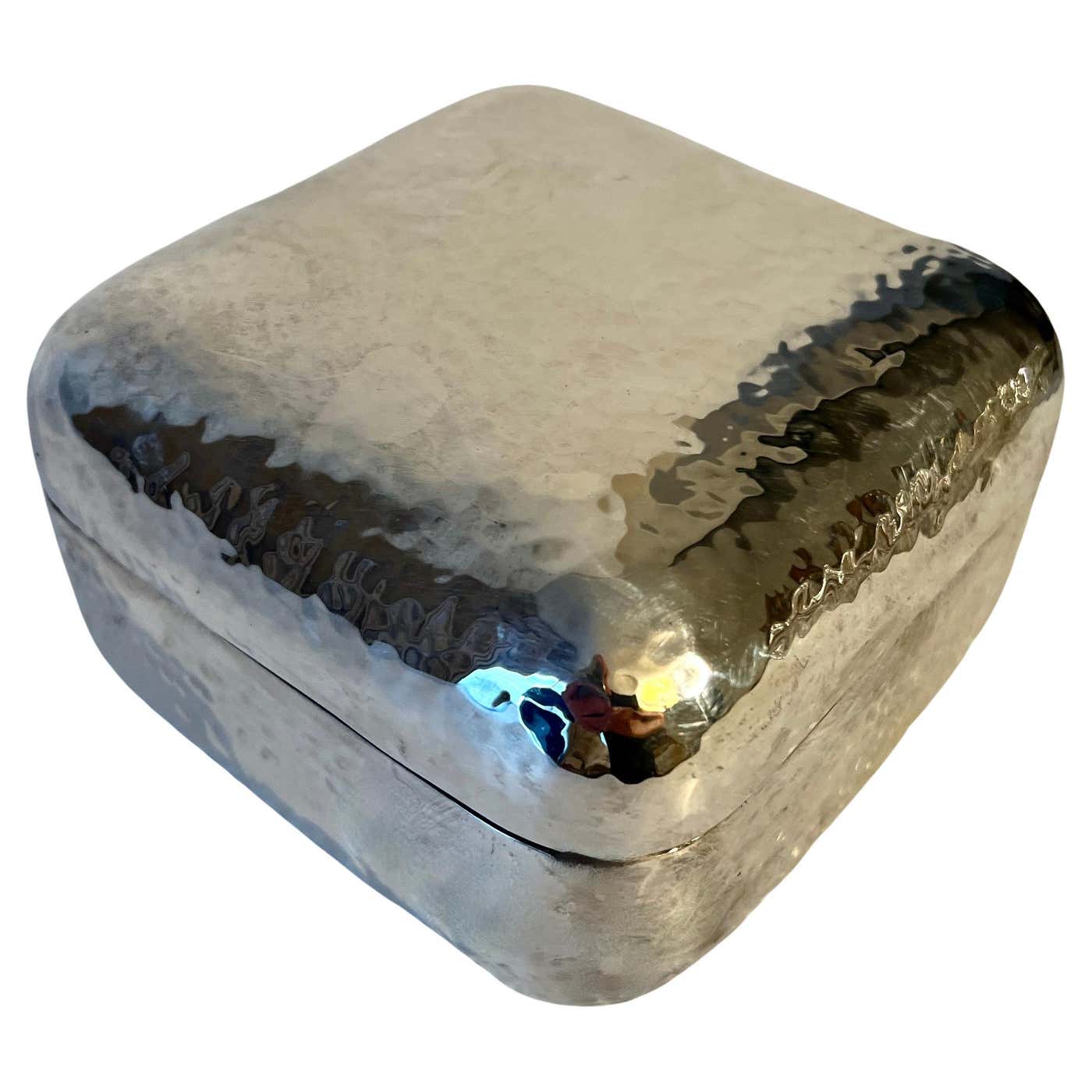 Pure Silver Round Box Silver Plate Hand Hammered Lidded Box with Rounded Corners For Sale at ...