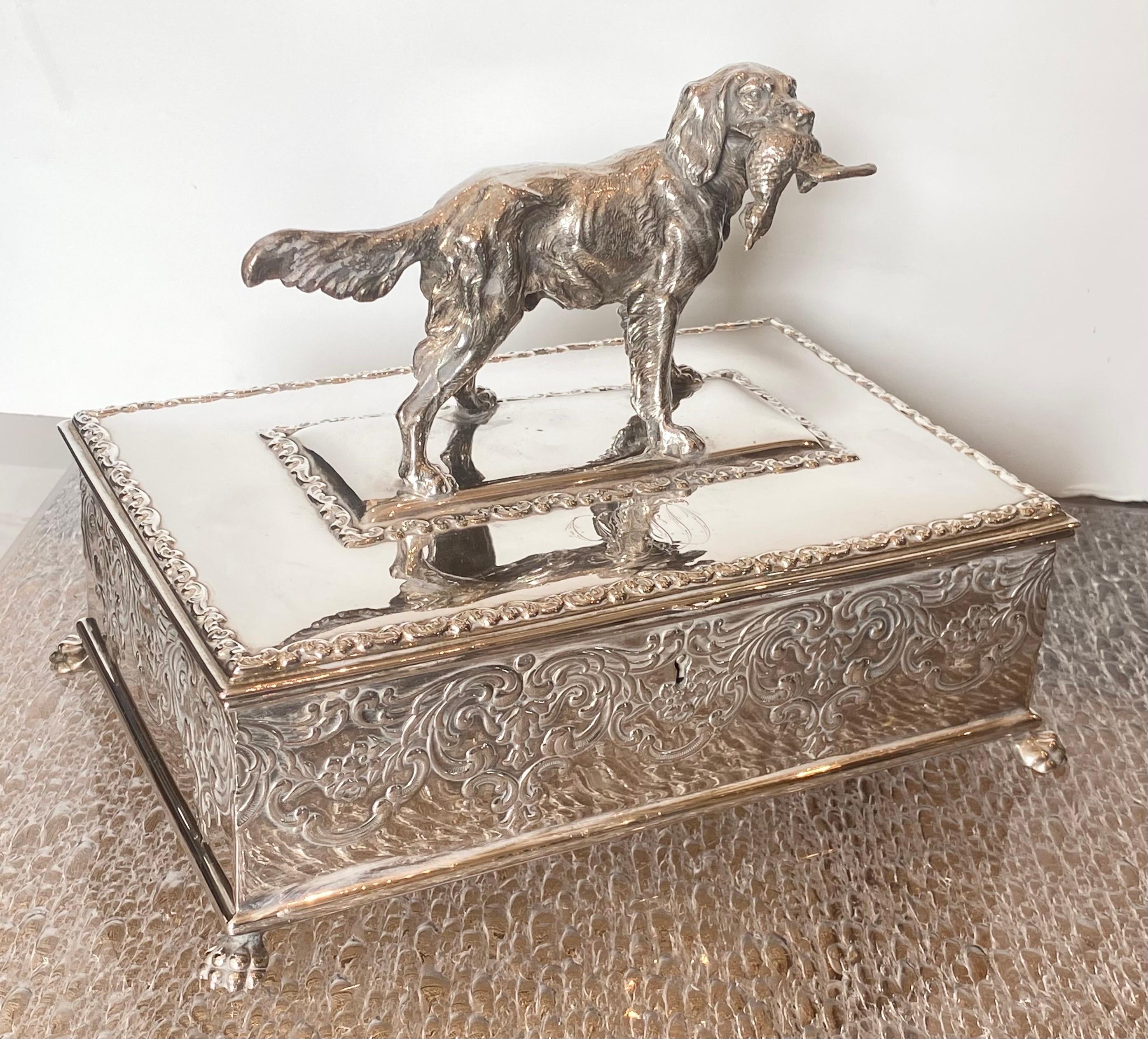 Silver Plate Humidor with Retriever In Good Condition For Sale In East Hampton, NY