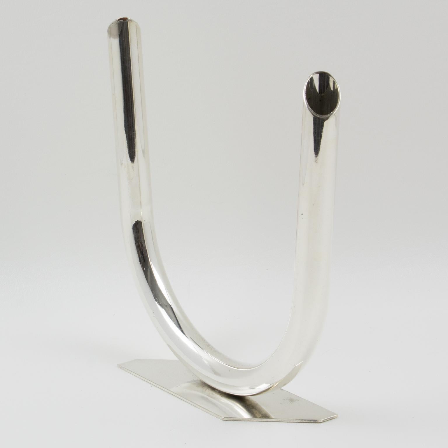 Vaso a bocciolo modernista in argento, 1940 circa in vendita 2