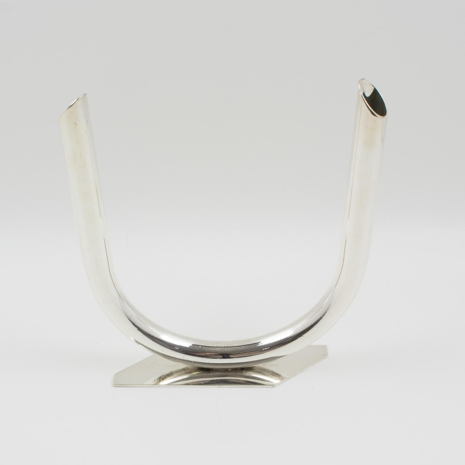 Lucidato Vaso a bocciolo modernista in argento, 1940 circa in vendita