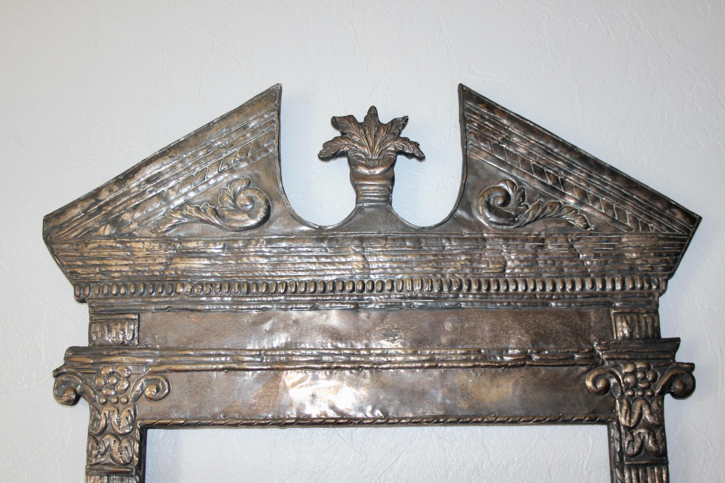 Specchio da parete neoclassico in silver plate In condizioni buone in vendita a grand Lancy, CH