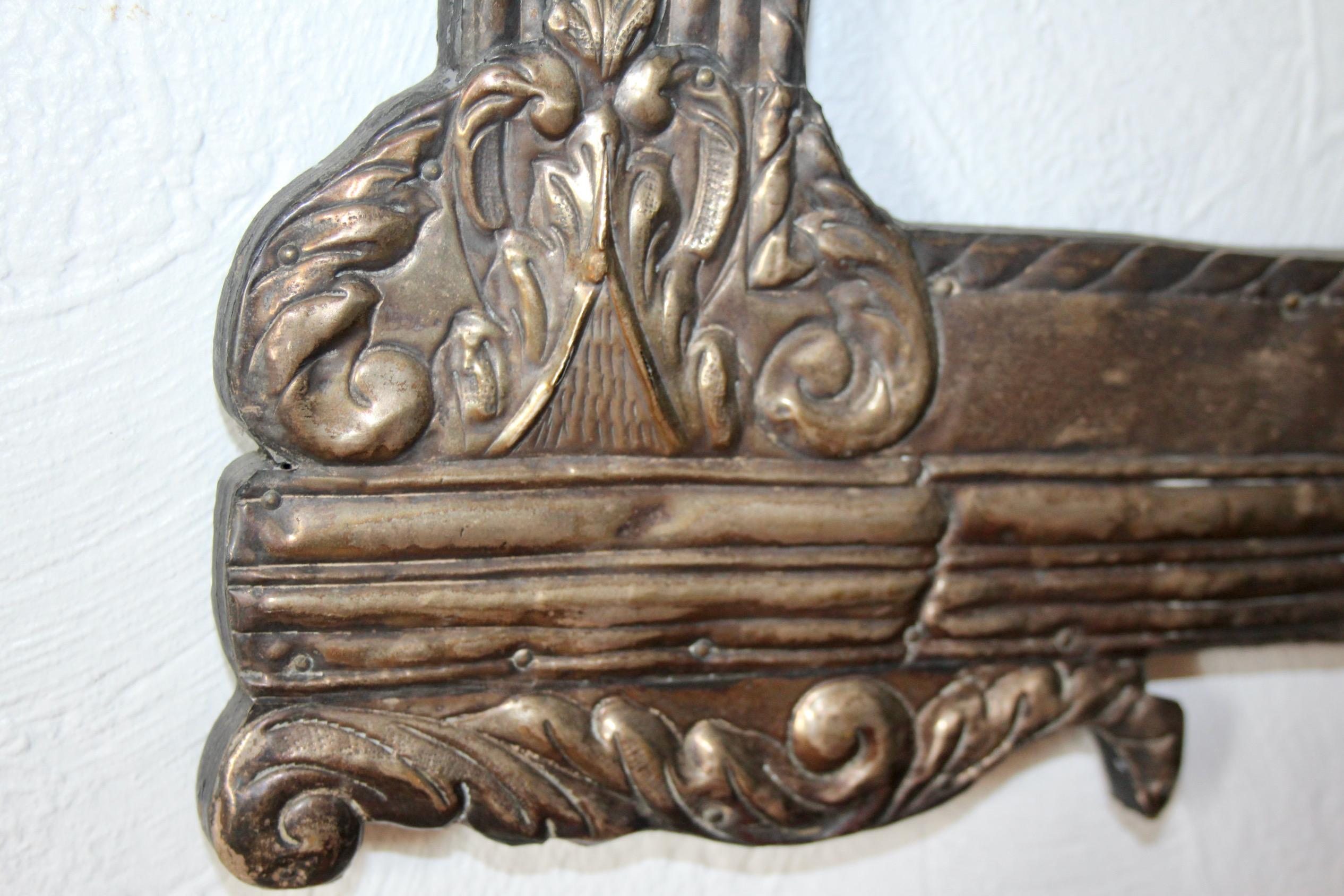 Placcato argento Specchio da parete neoclassico in silver plate in vendita