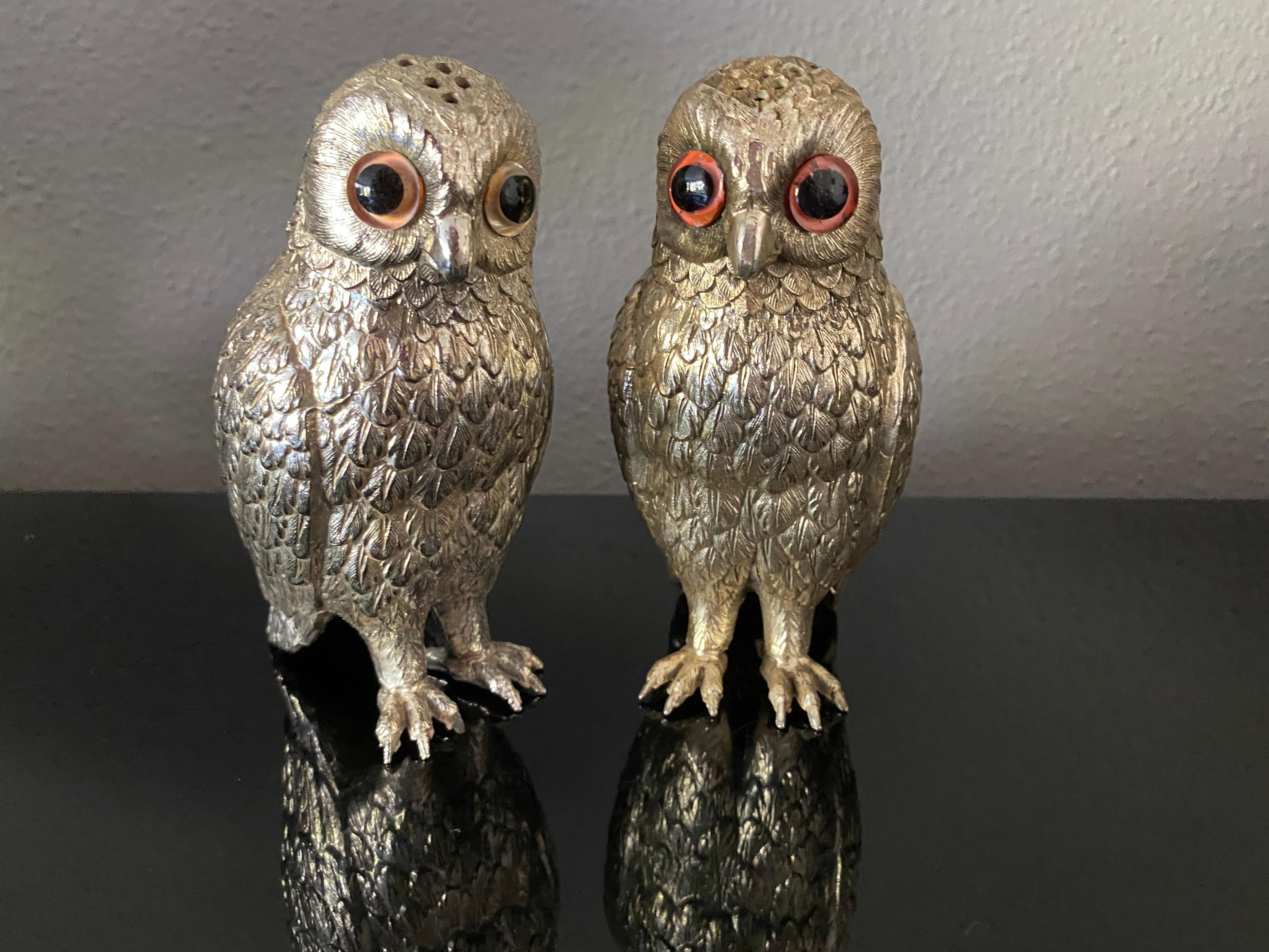 Silver Plate Owl Corbell Salt & Pepper Shakers W/ Large Inset Glass Eyes For Sale 5