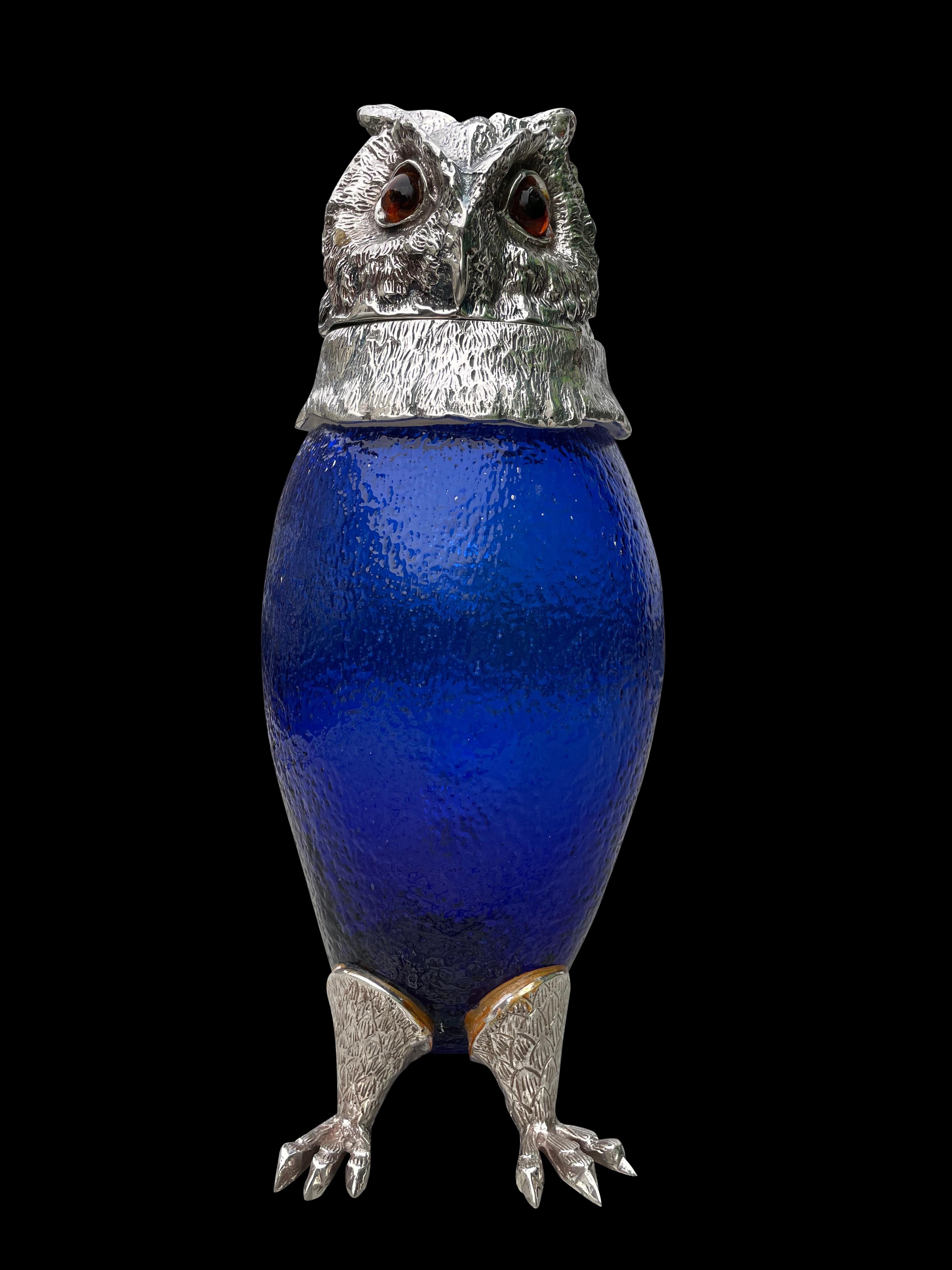 Silver Plate Owl Decanter Glass Glass Jug, 20th Century In Excellent Condition For Sale In London, GB