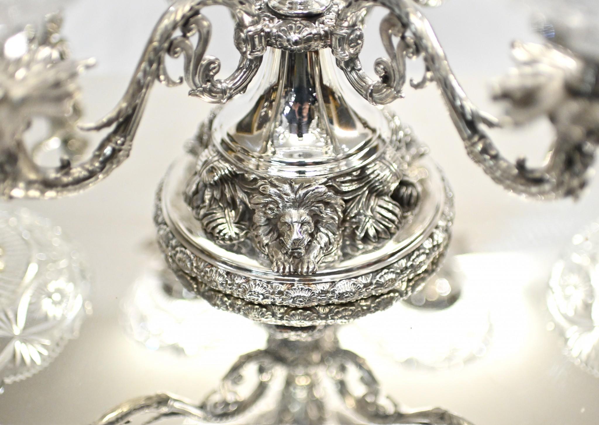 Silver Plate Table Centrepiece Sheffield Cherub Glass Epergne In Good Condition In Potters Bar, GB