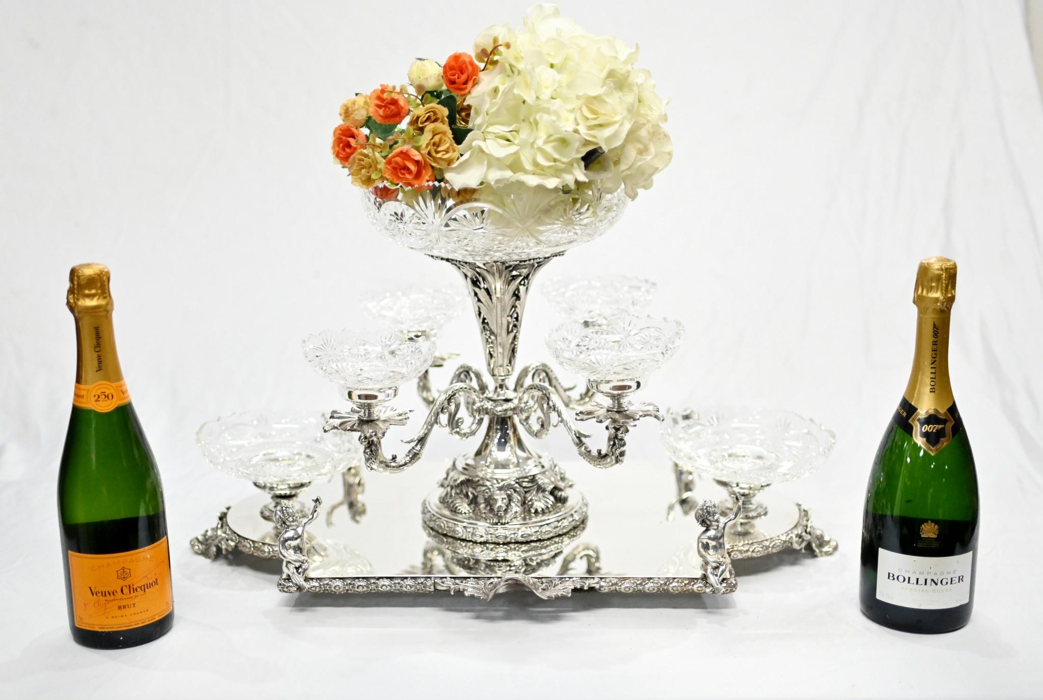 Silver Plate Table Centrepiece Sheffield Cherub Glass Epergne 1