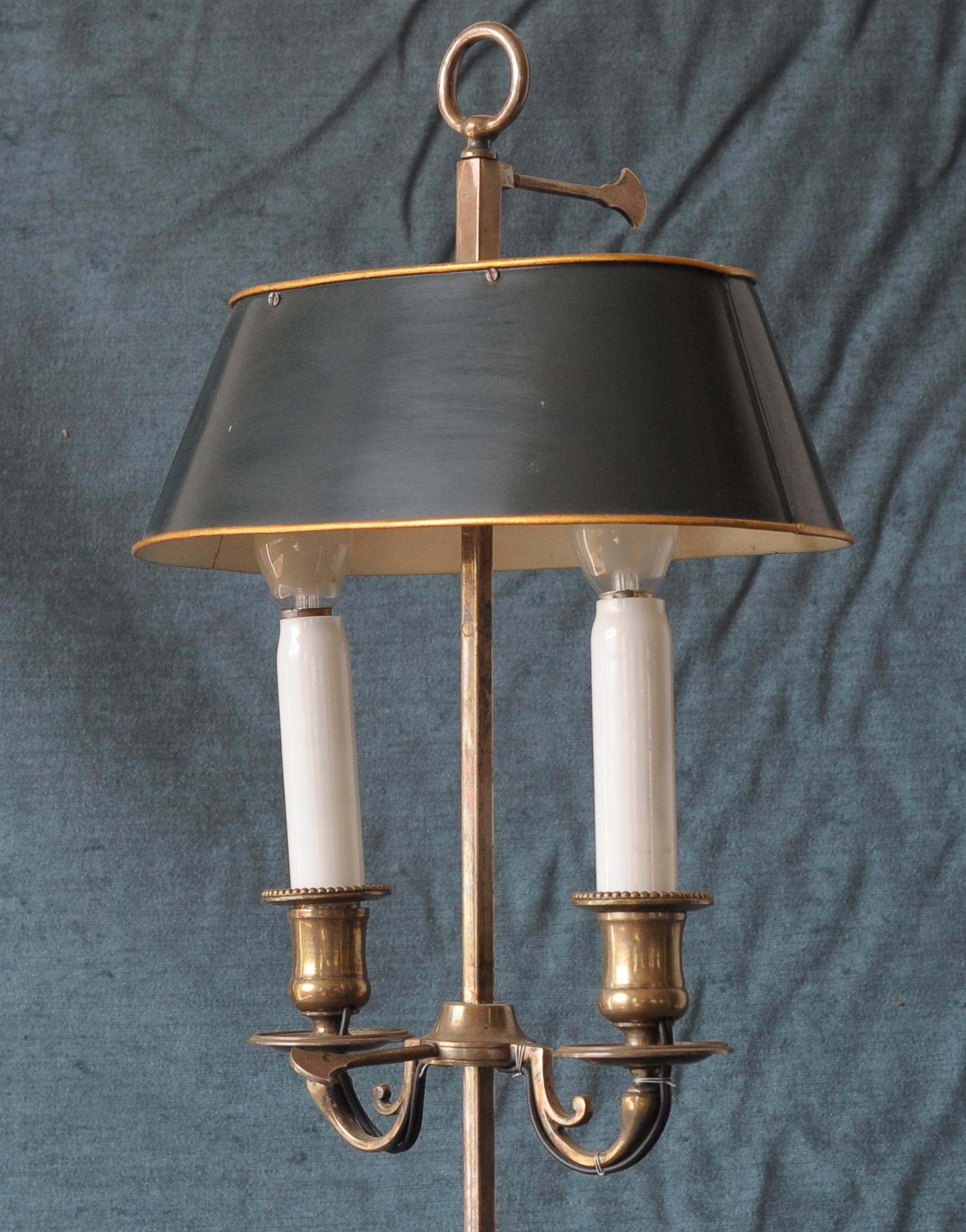 Silver Plate Two-Light Bouillotte Lamp In Good Condition For Sale In BUDAPEST, HU