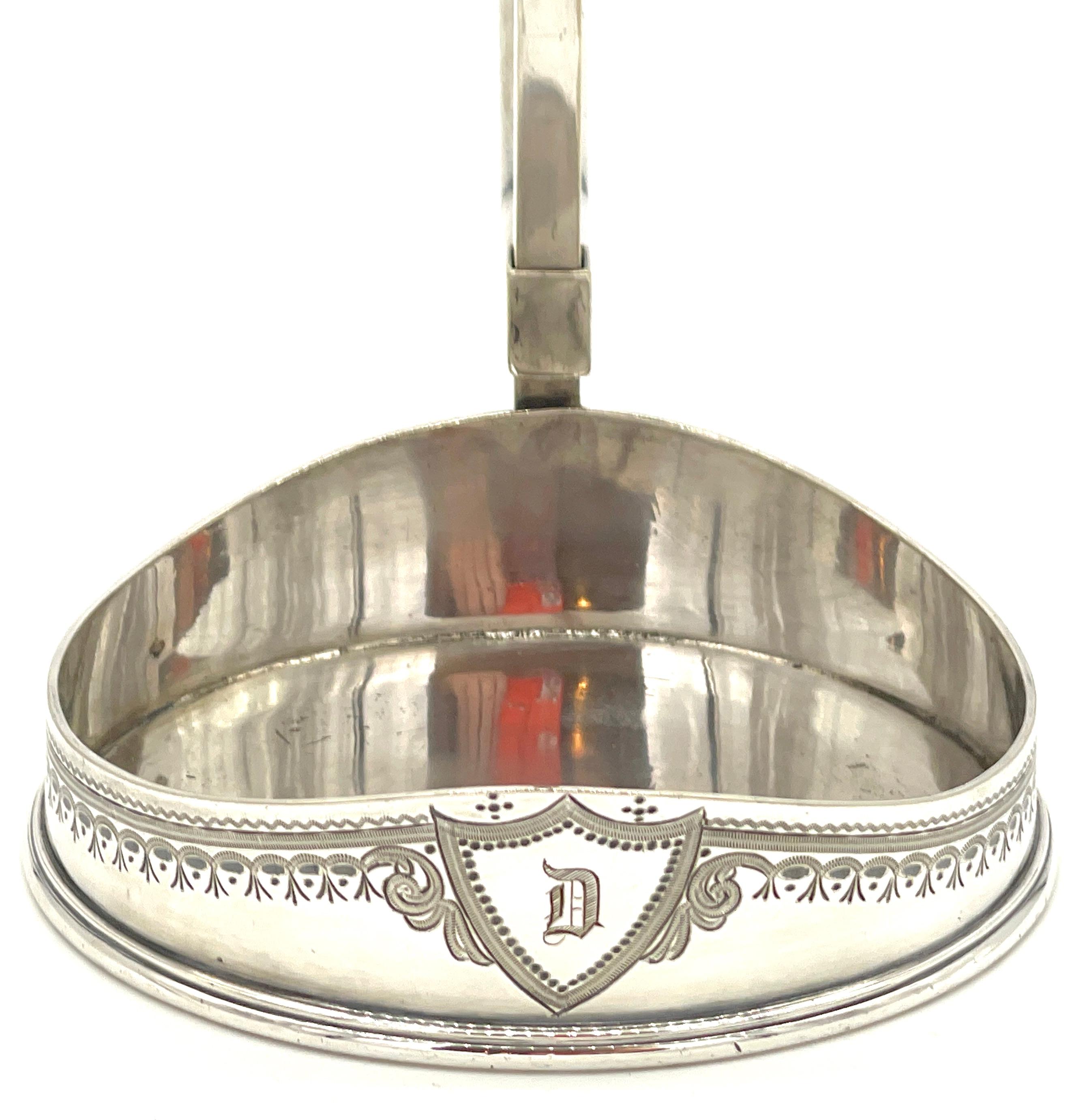 Cántaro de vino ajustable chapado en plata de Mappin & Webb, Inglaterra, circa 1900-1910 en Bueno estado para la venta en West Palm Beach, FL