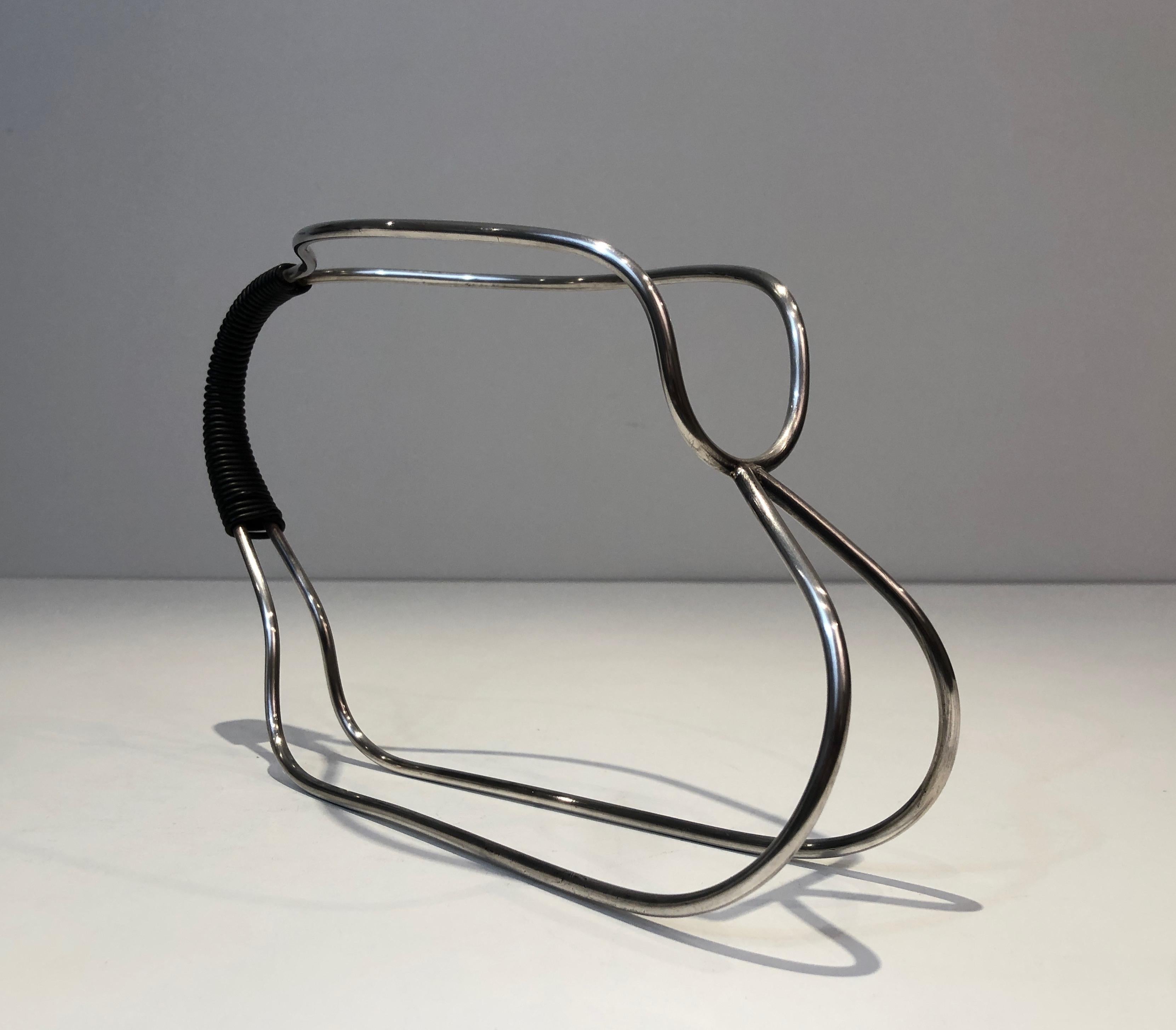 Versilberter und schwarzer Kunststoffflaschenhalter, französisches Werk, um 1970 (Ende des 20. Jahrhunderts) im Angebot