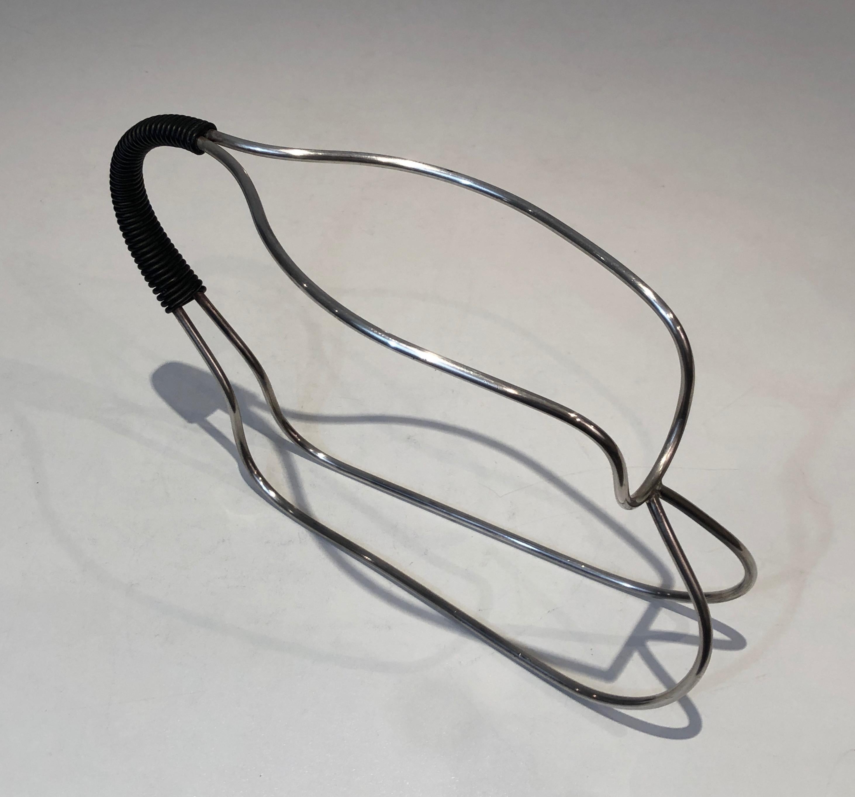 Versilberter und schwarzer Kunststoffflaschenhalter, französisches Werk, um 1970 (Versilberung) im Angebot