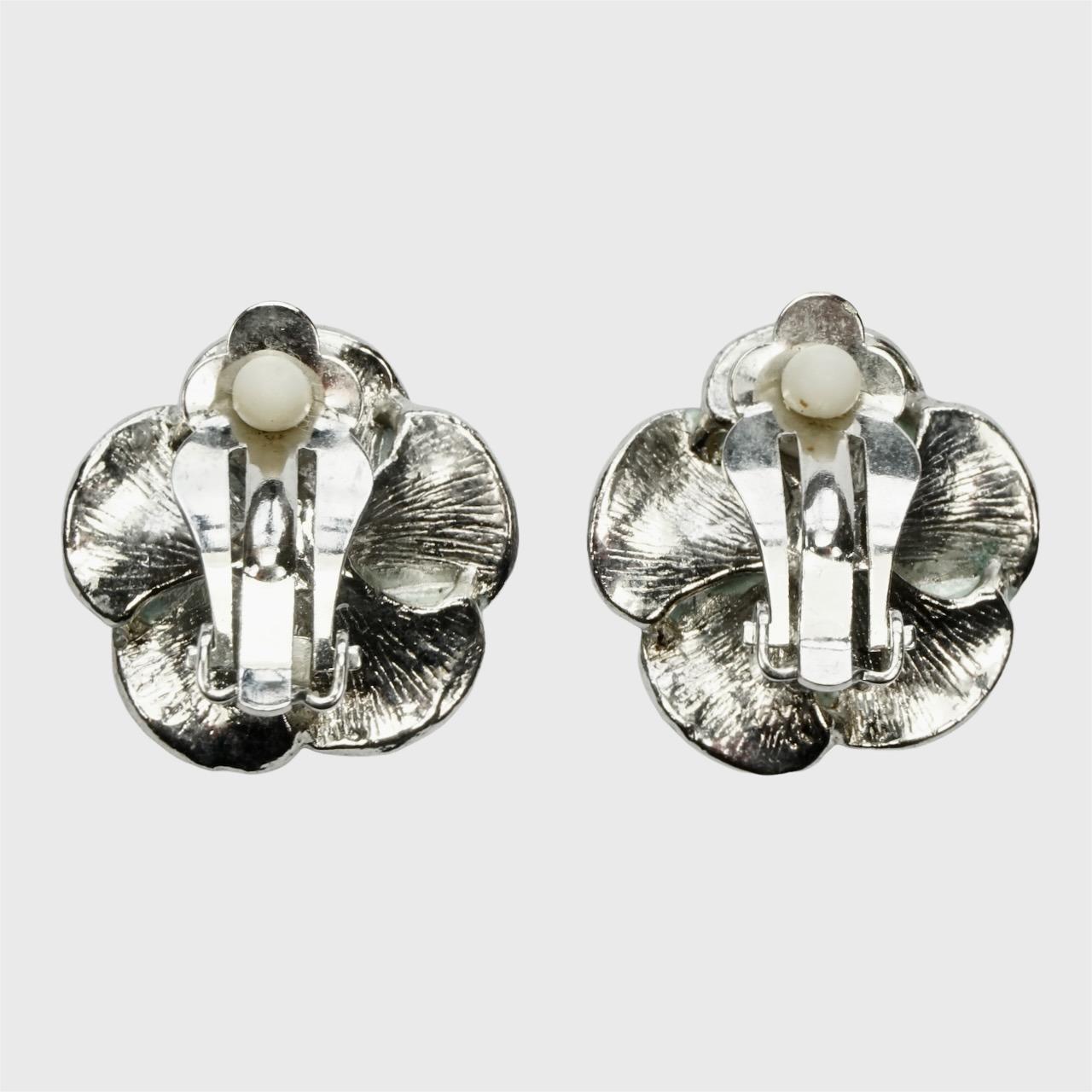 Silver Plated and Blue Enamel Flower Clip On Earrings with Blue Rhinestones In Good Condition For Sale In London, GB