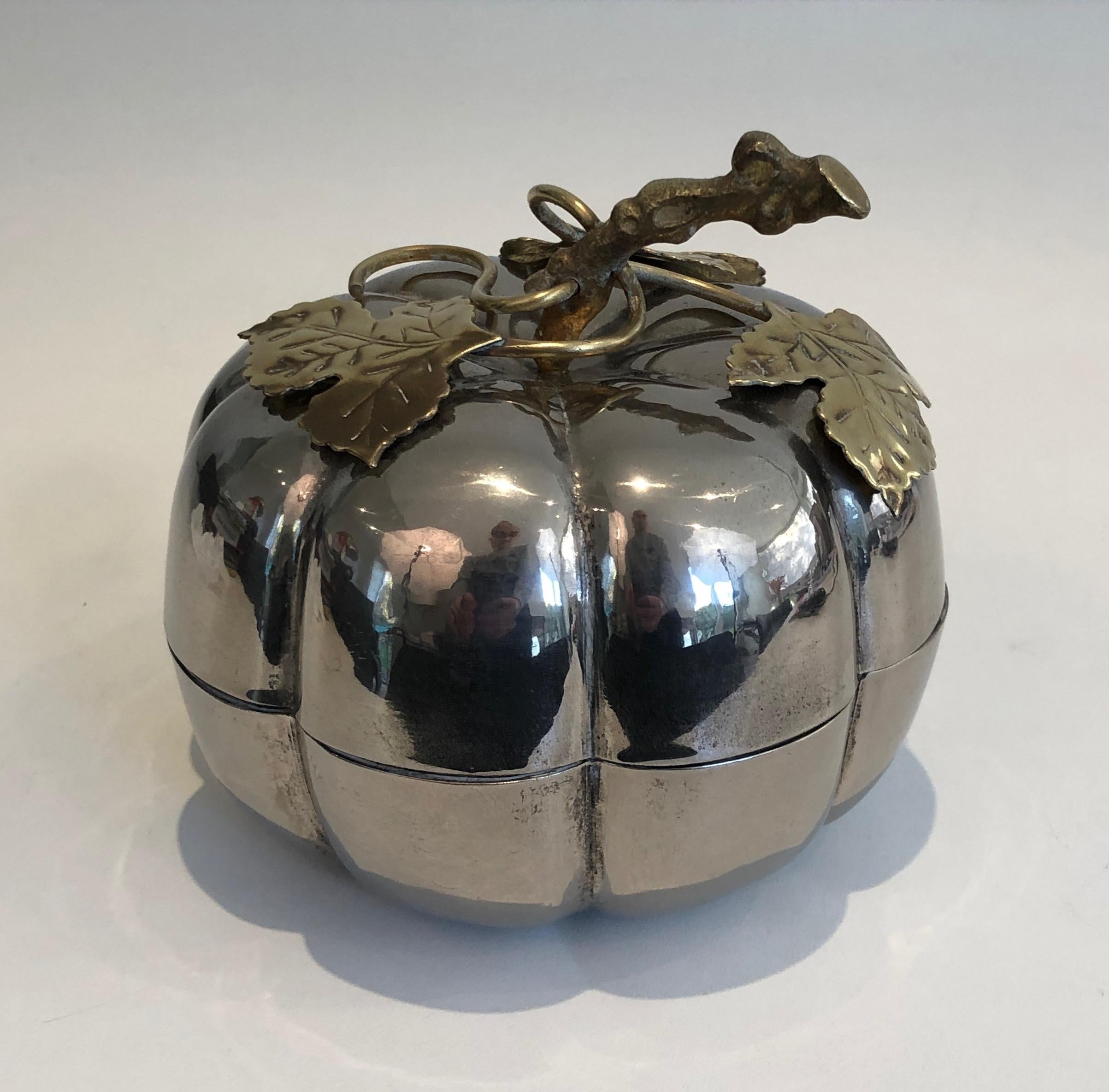 Secchiello per ghiaccio a forma di zucca in ottone e placcato argento, francese, marchiato Gallia, circa 1970 in vendita 9