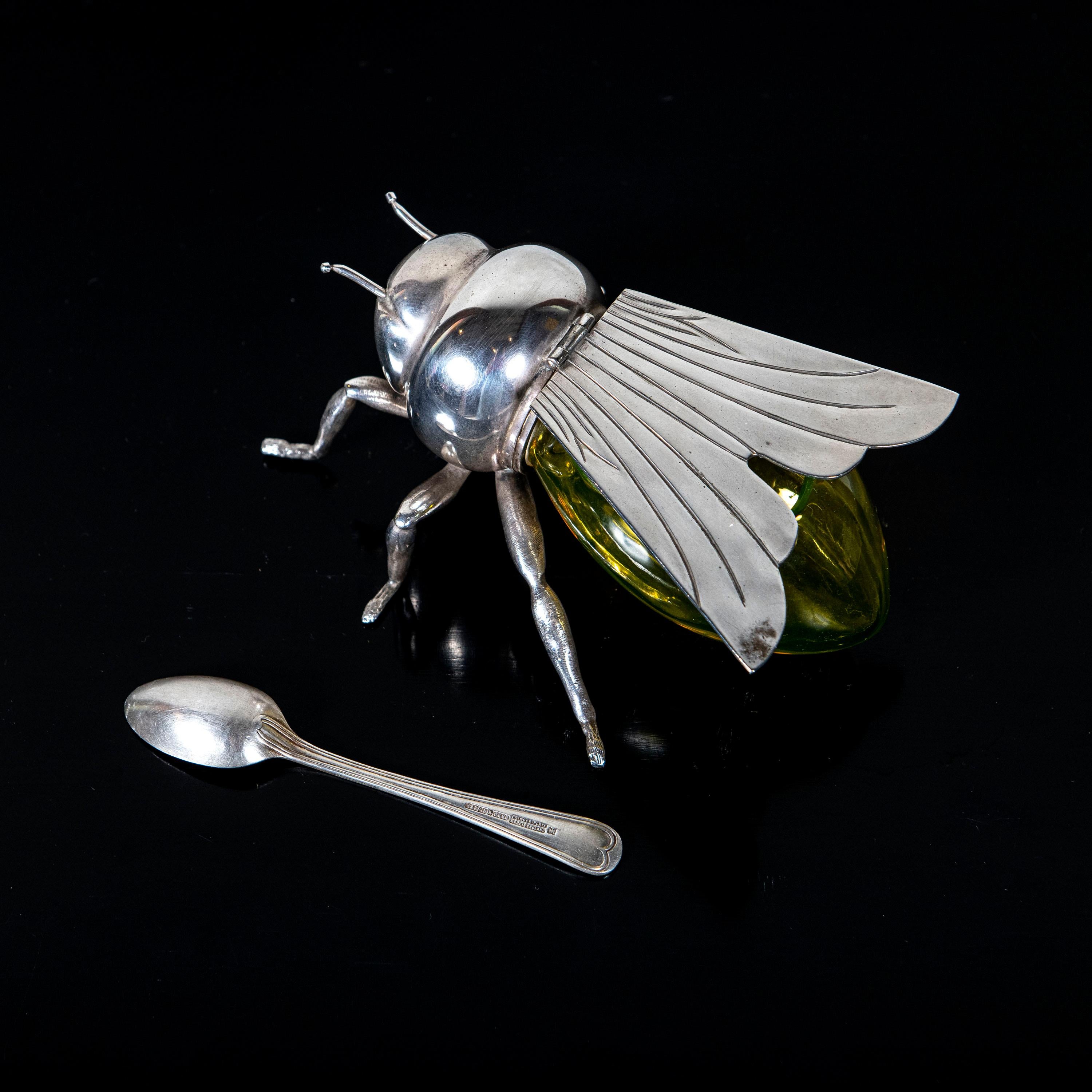 20th Century Silver Plated and Glass Honey Pot Bee by Mappin & Webb, England, circa 1900