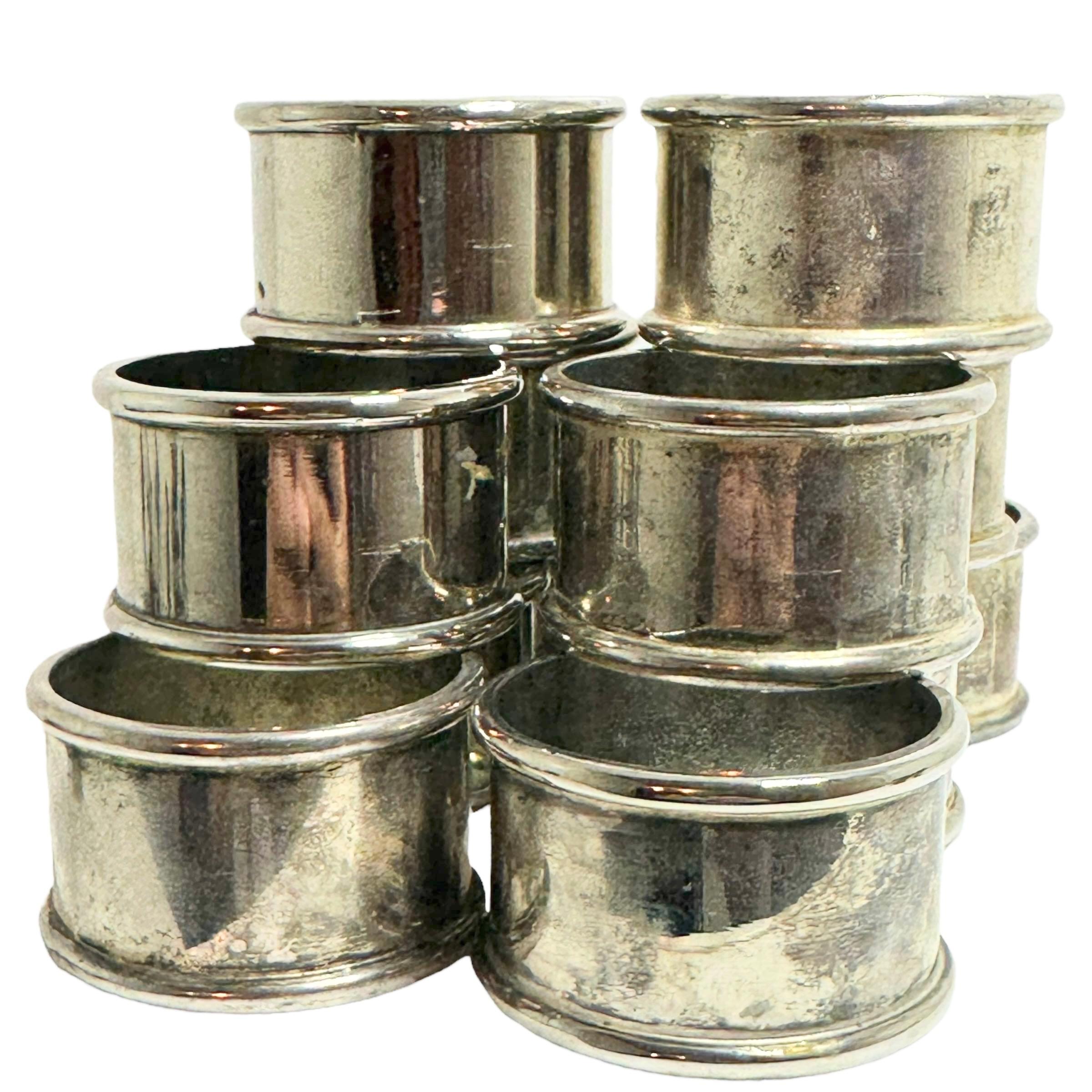 A set of twelve silver plated napkin rings, circa 1910-1930s, attributed to WMF. A nice set of round rings, from the Art Nouveau era. All of them with a nice patina. Can be cleaned from the new owner, but also give the table a classic statement when