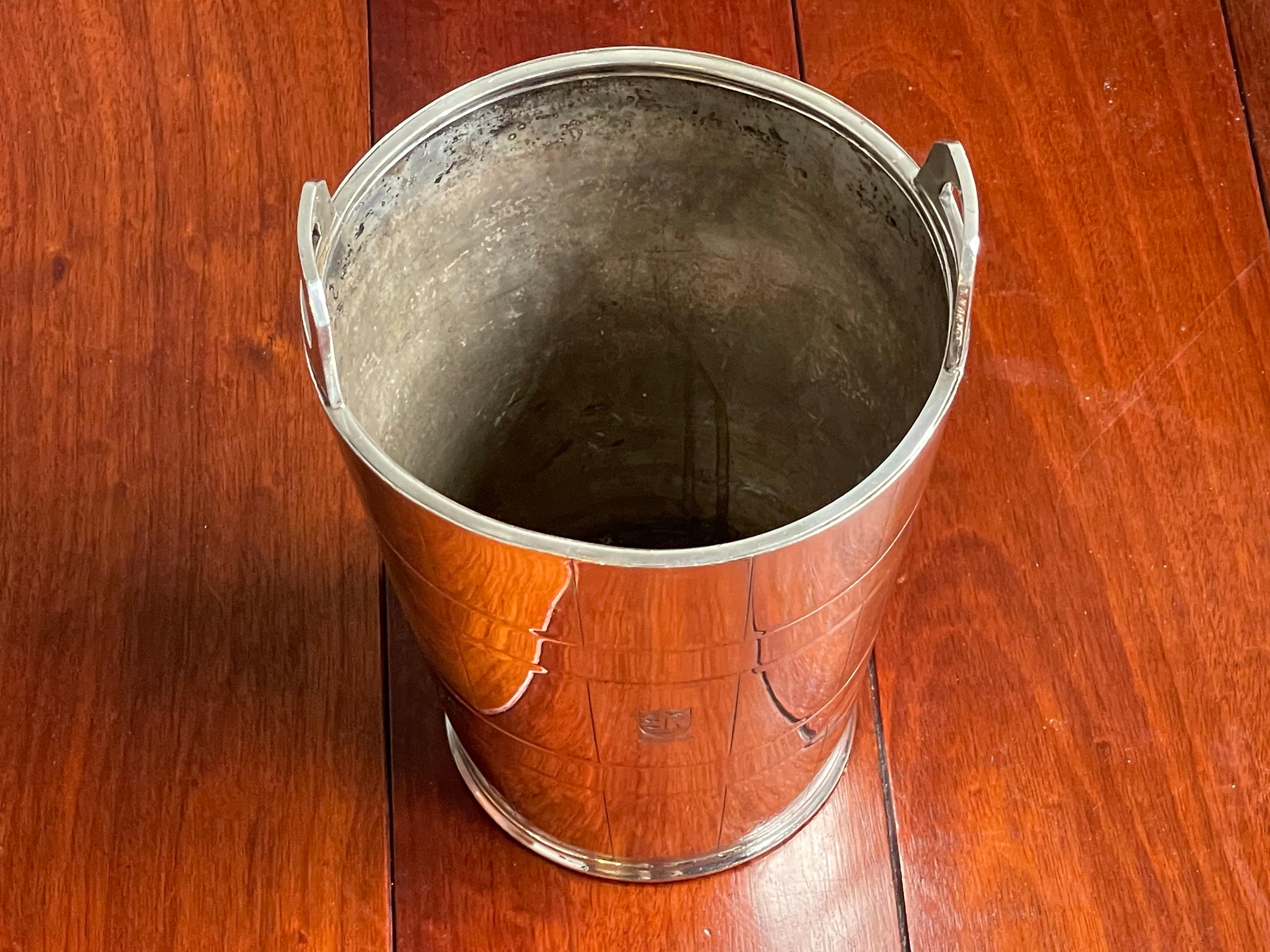 Mid-20th Century Silver Plated Art Deco Champagne Bucket / Wine Cooler, Lyford Cay Club Bahamas For Sale