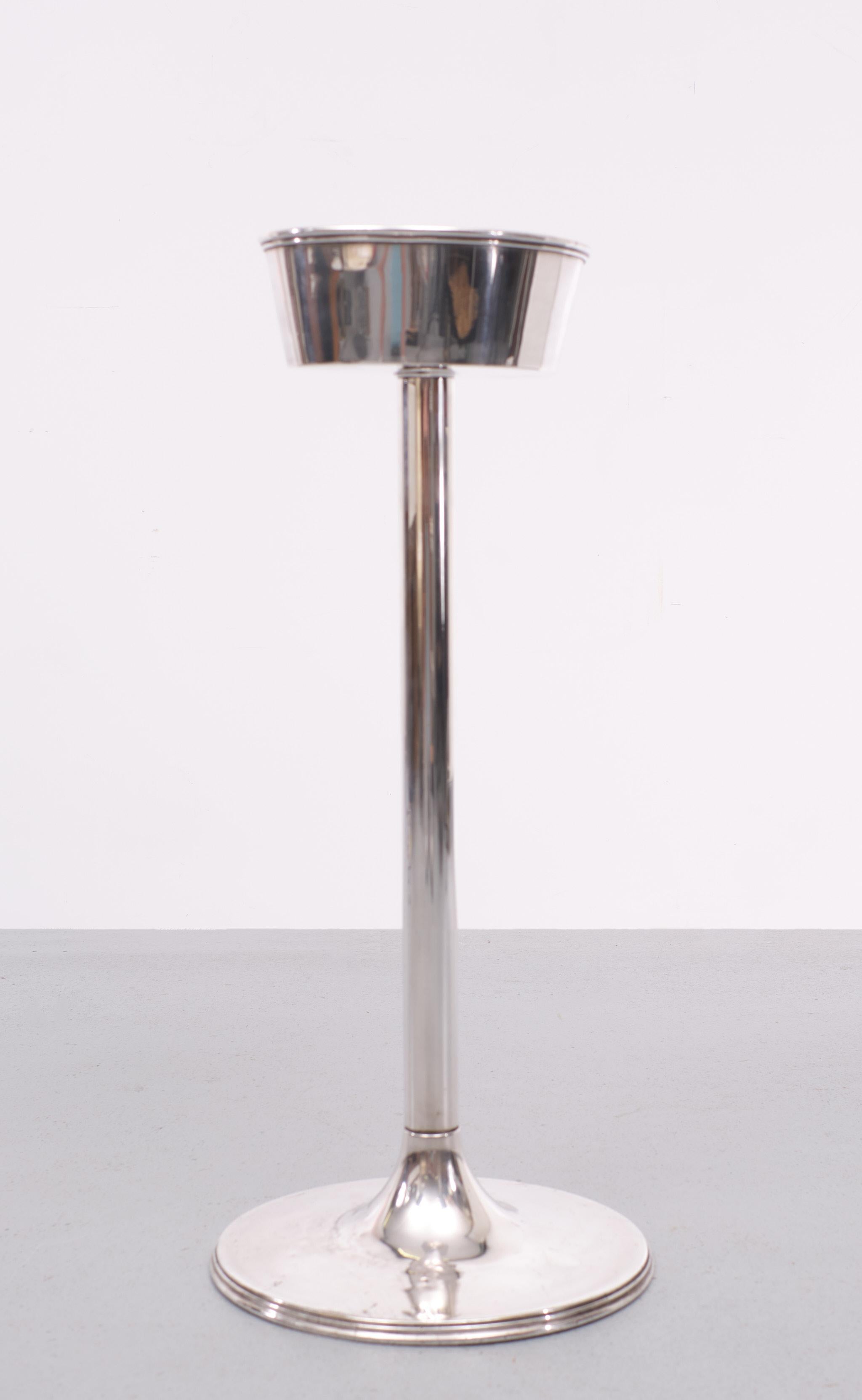 French Silver Plated  Art Deco Champagne cooler standard  .1930s France  For Sale