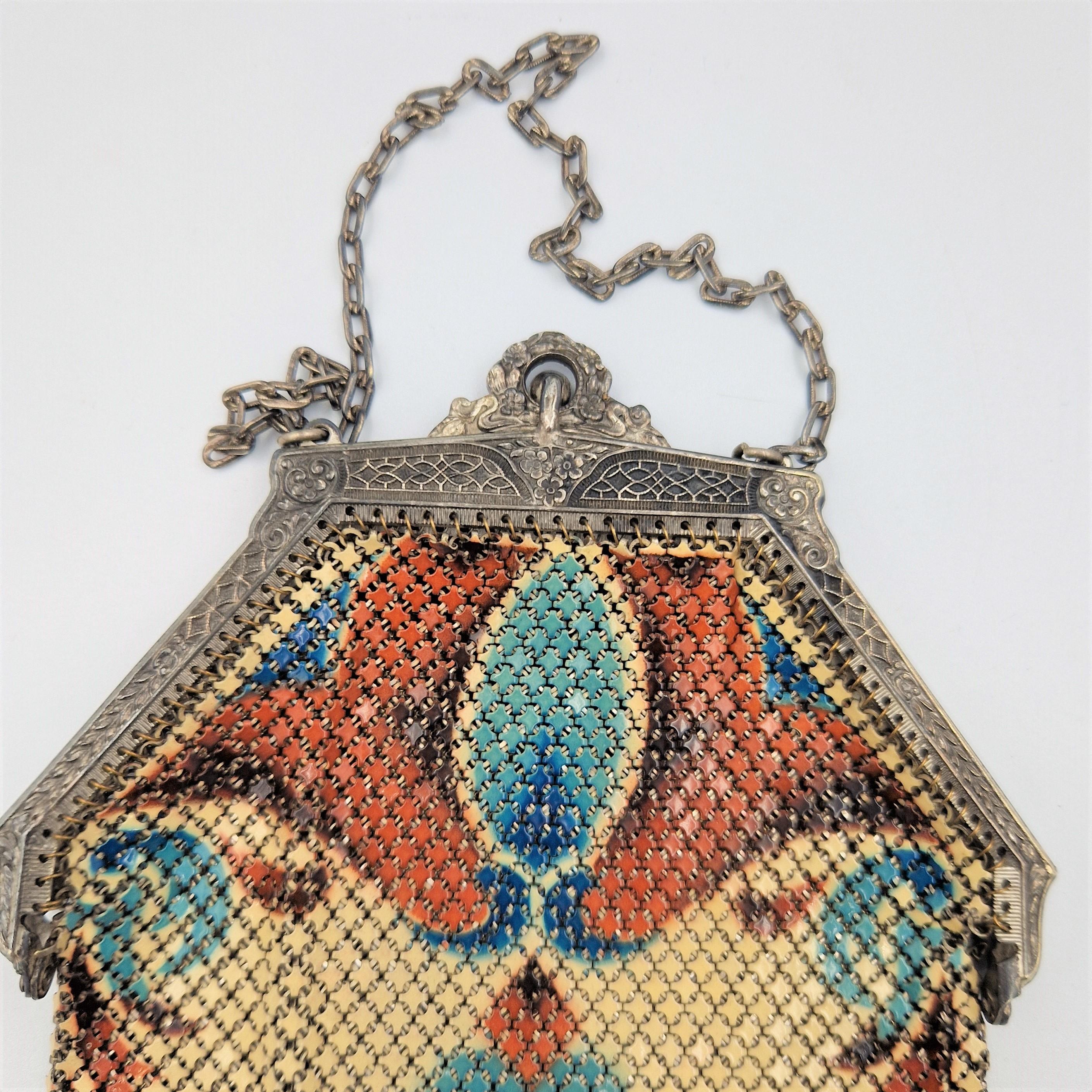 Versilberte Art Deco Mandalan Abendhandtasche. 1920 - 1930 (Deutsch) im Angebot
