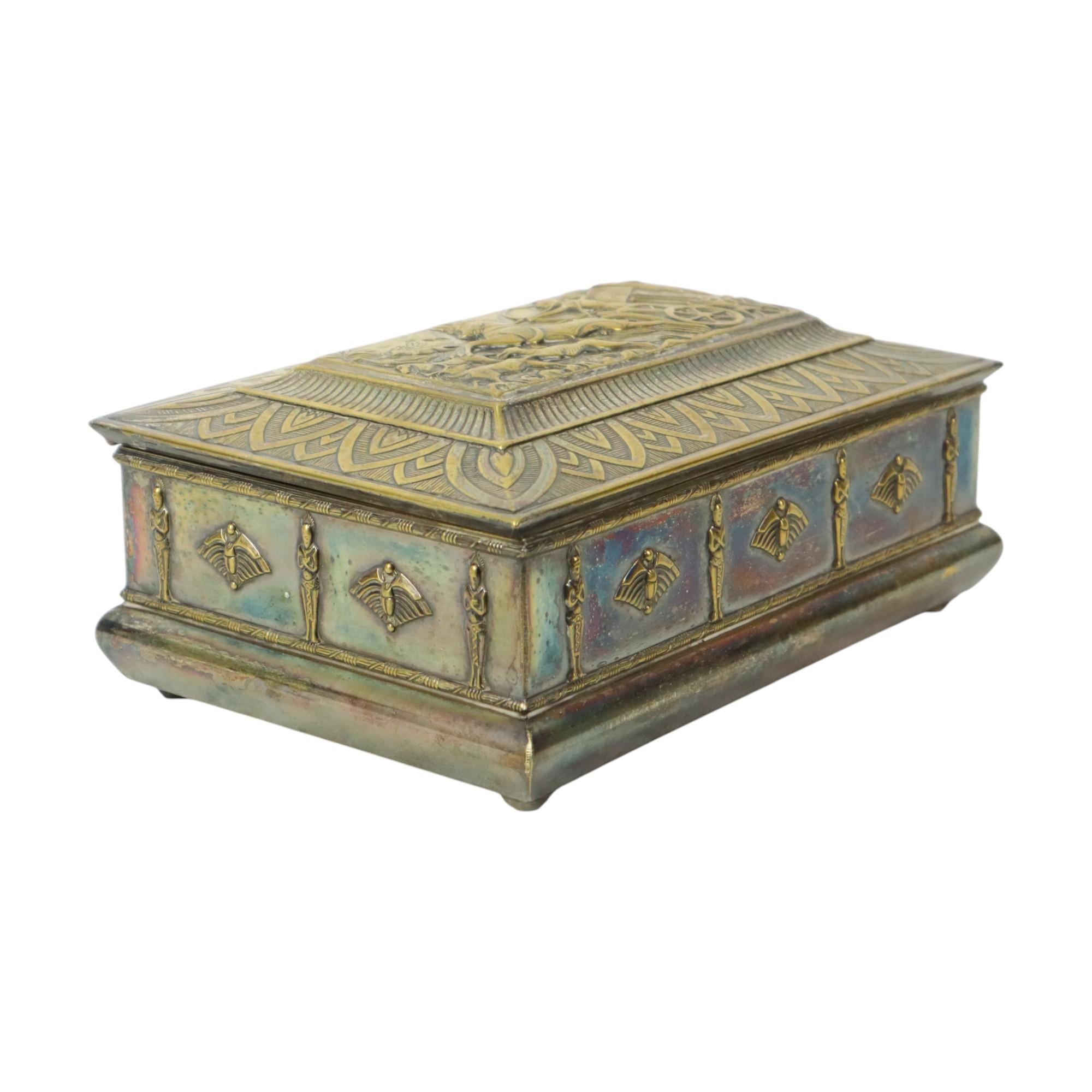 Silver-plated Art Deco Trinket Box with Egyptian Motifs For Sale 3