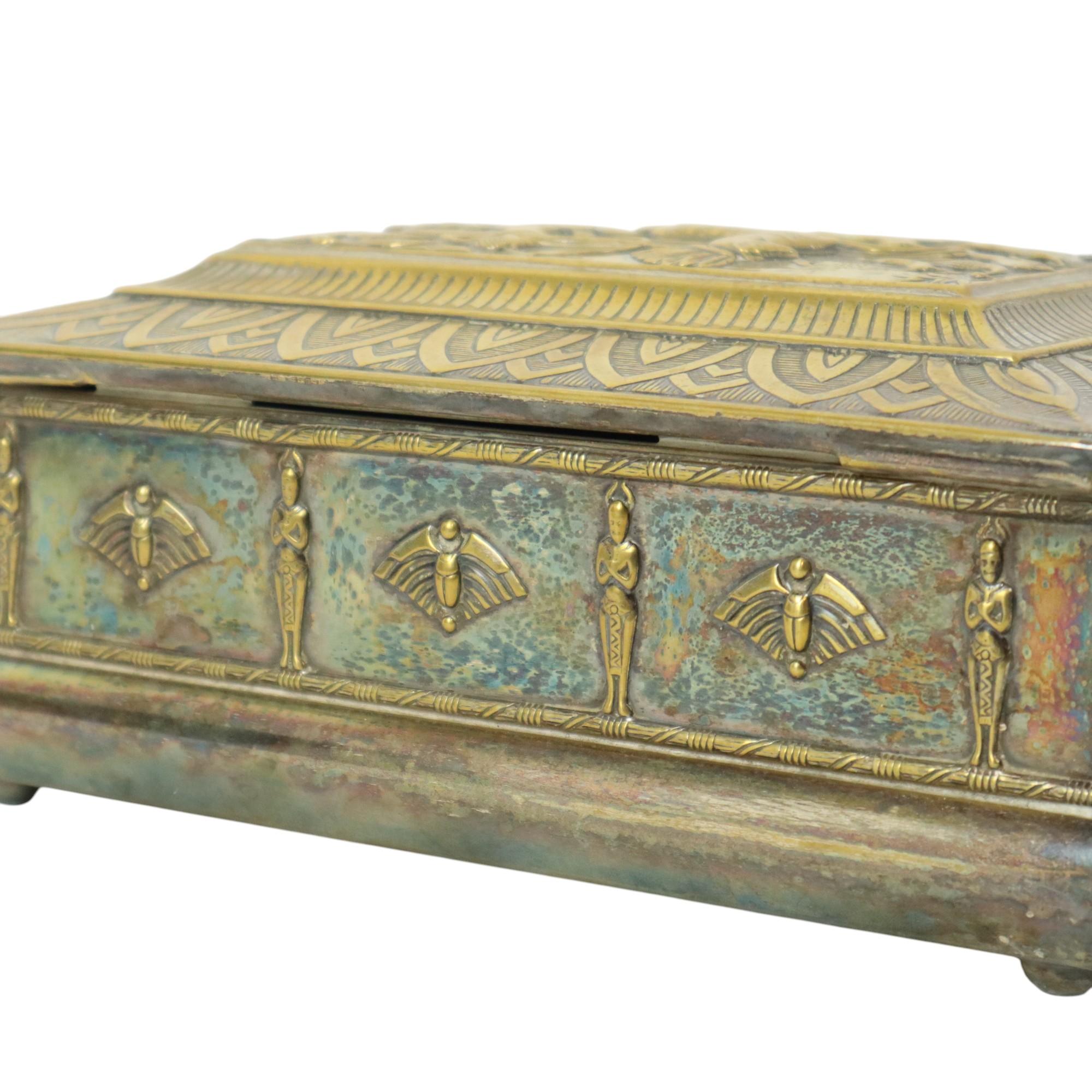 Silver-plated Art Deco Trinket Box with Egyptian Motifs For Sale 8