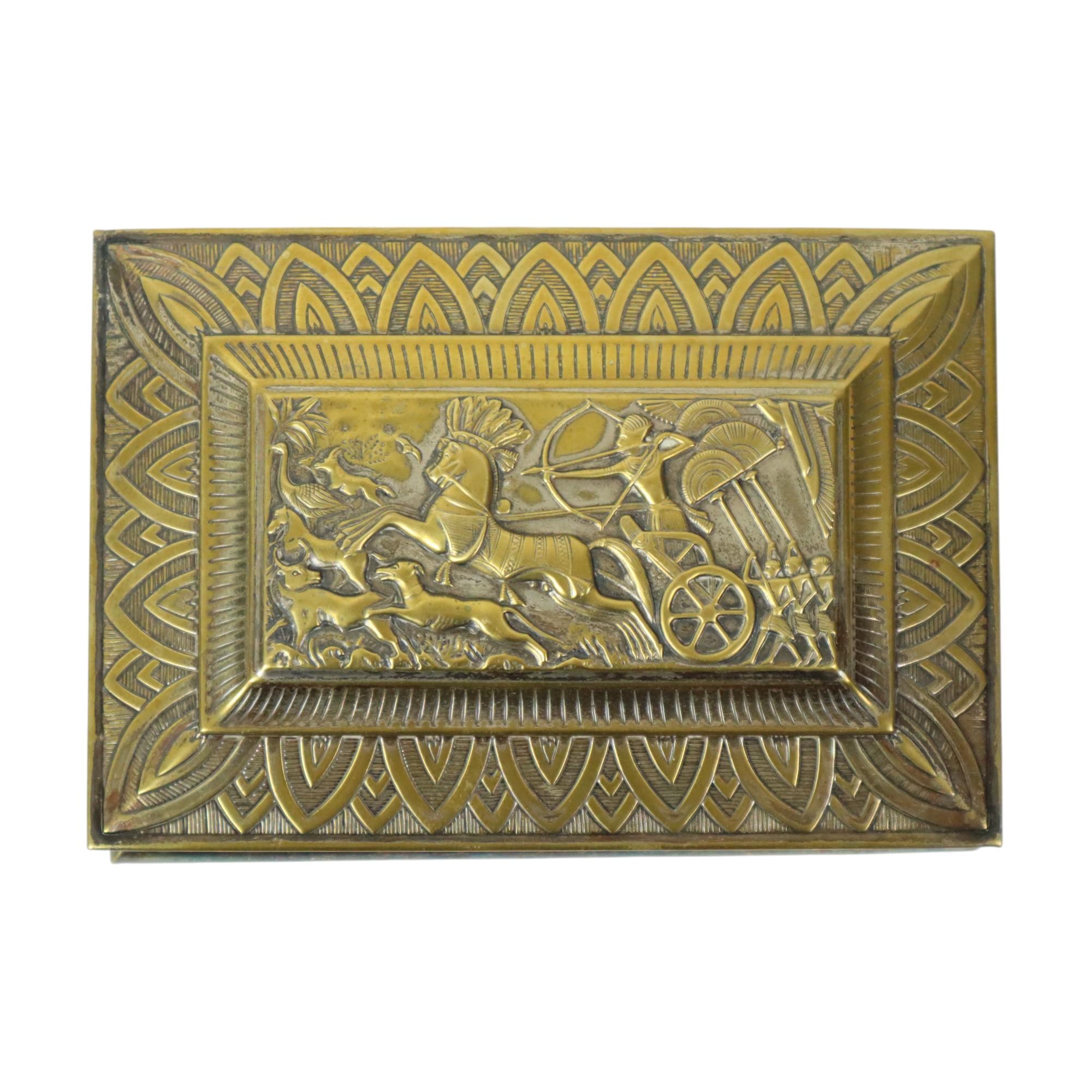 Silver-plated Art Deco Trinket Box with Egyptian Motifs In Good Condition For Sale In Poperinge, BE