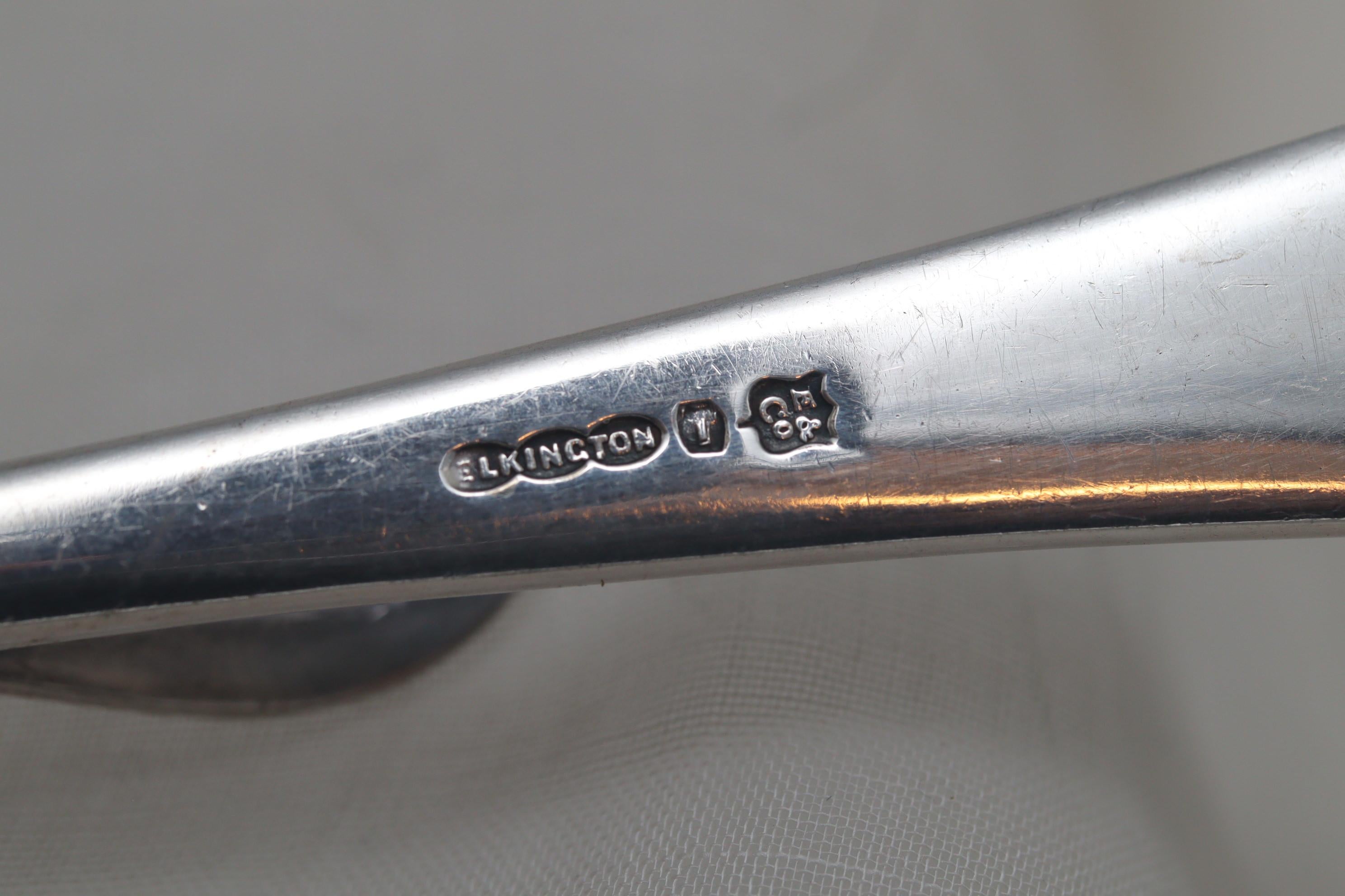 English Silver plated asparagus servers by Elkington & Co. For Sale