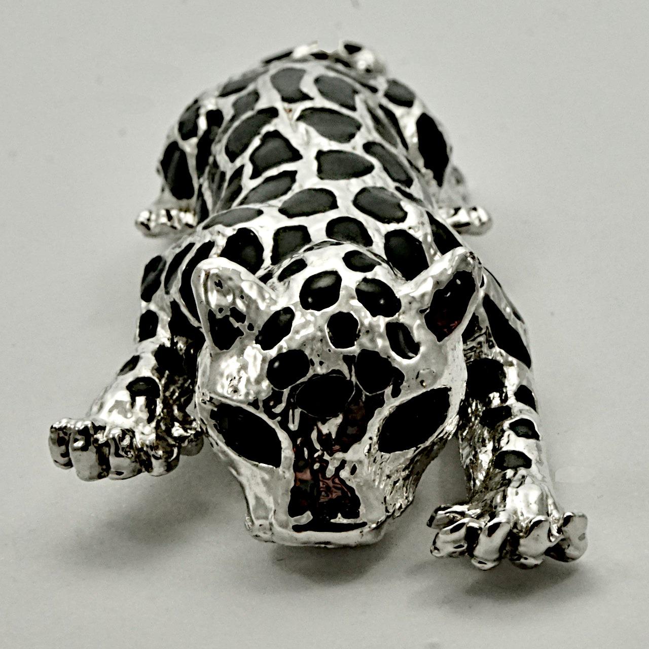 Silver Plated Black Enamel Cat Leopard Brooch with Black Rhinestone Eyes In Good Condition For Sale In London, GB