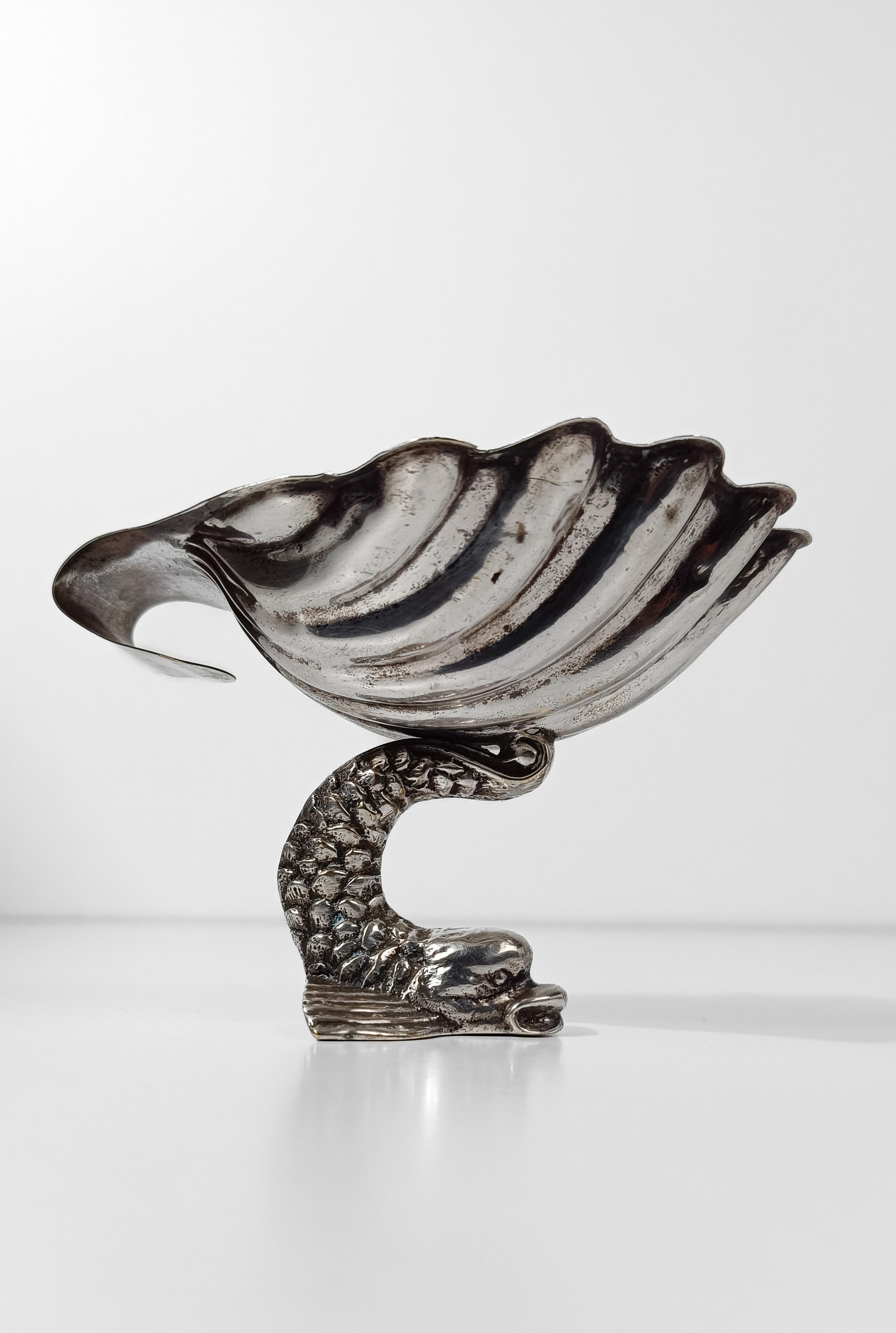 Versilberte Schale / Vide Poche in Muschelform auf einem Triton-Delfin erhaben im Angebot 4
