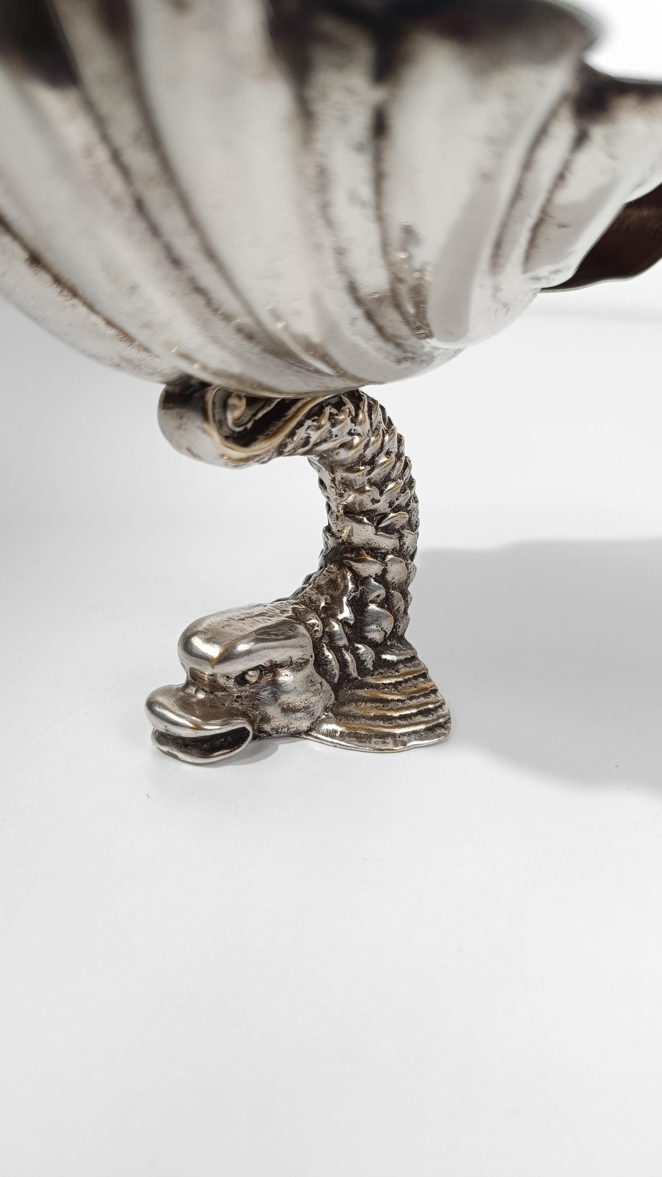 Versilberte Schale / Vide Poche in Muschelform auf einem Triton-Delfin erhaben im Angebot 7
